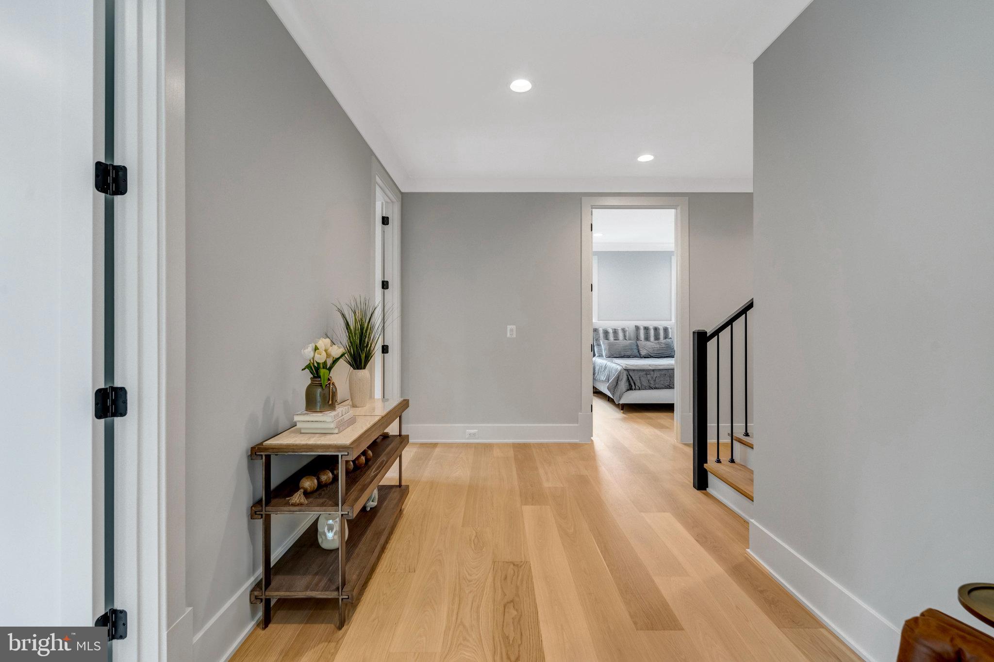 BROYHILL CREST - Residential