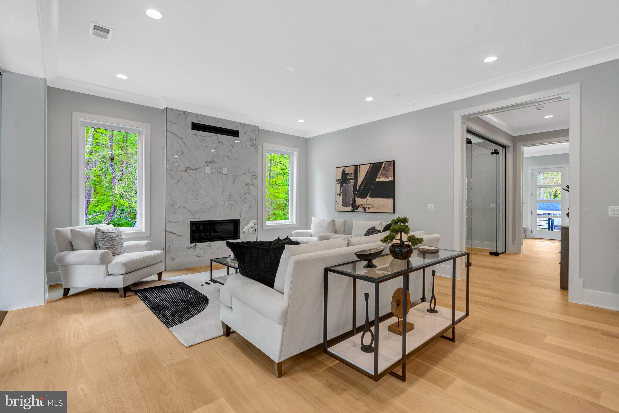 BROYHILL CREST - Residential