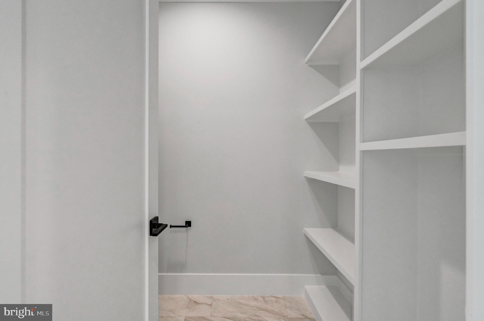 BROYHILL CREST - Residential