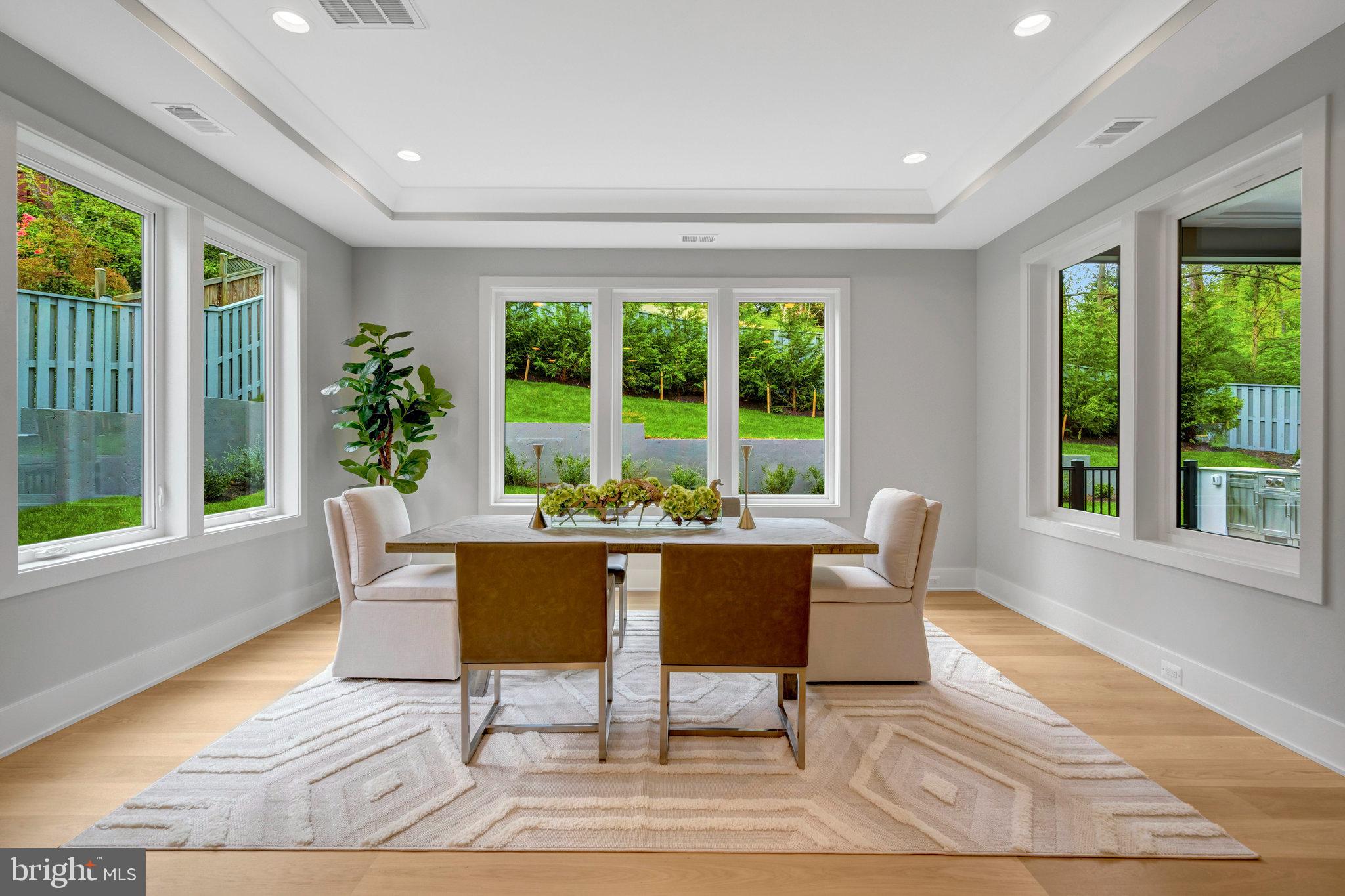 BROYHILL CREST - Residential