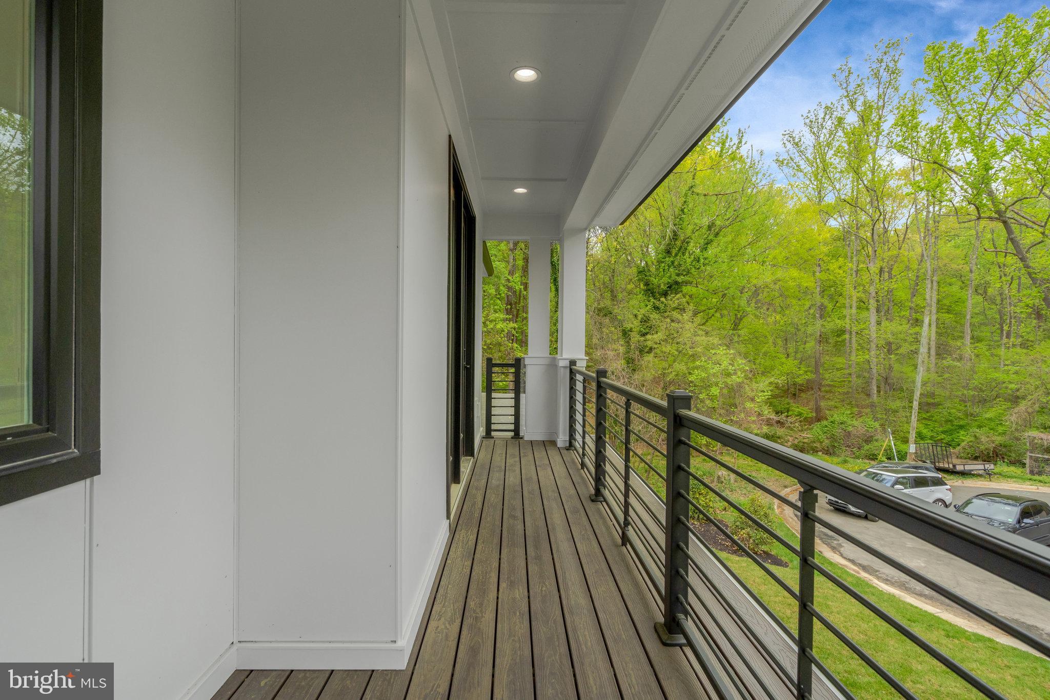 BROYHILL CREST - Residential