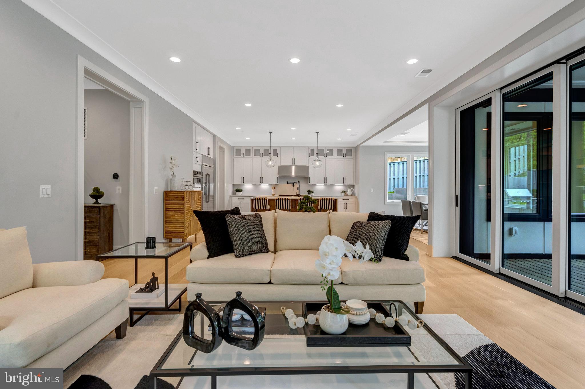 BROYHILL CREST - Residential