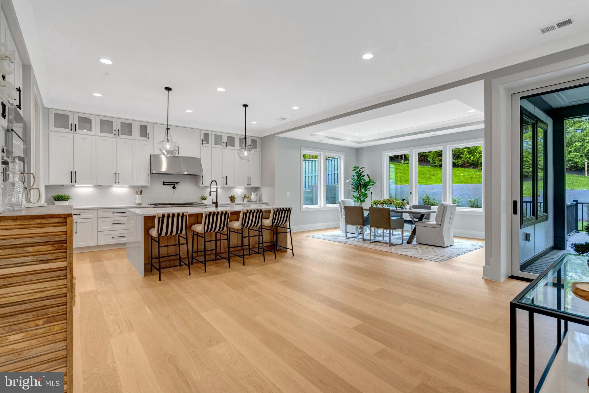 BROYHILL CREST - Residential