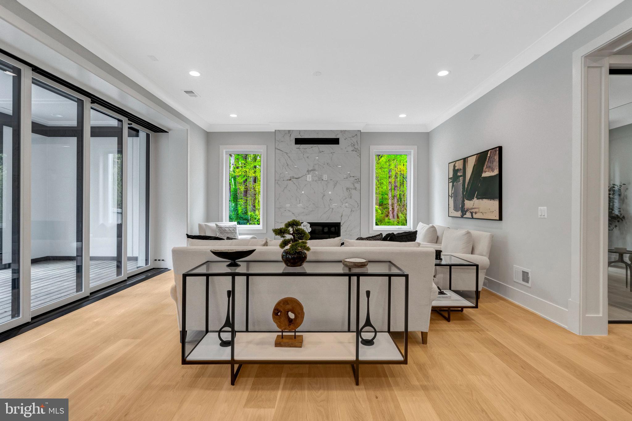 BROYHILL CREST - Residential