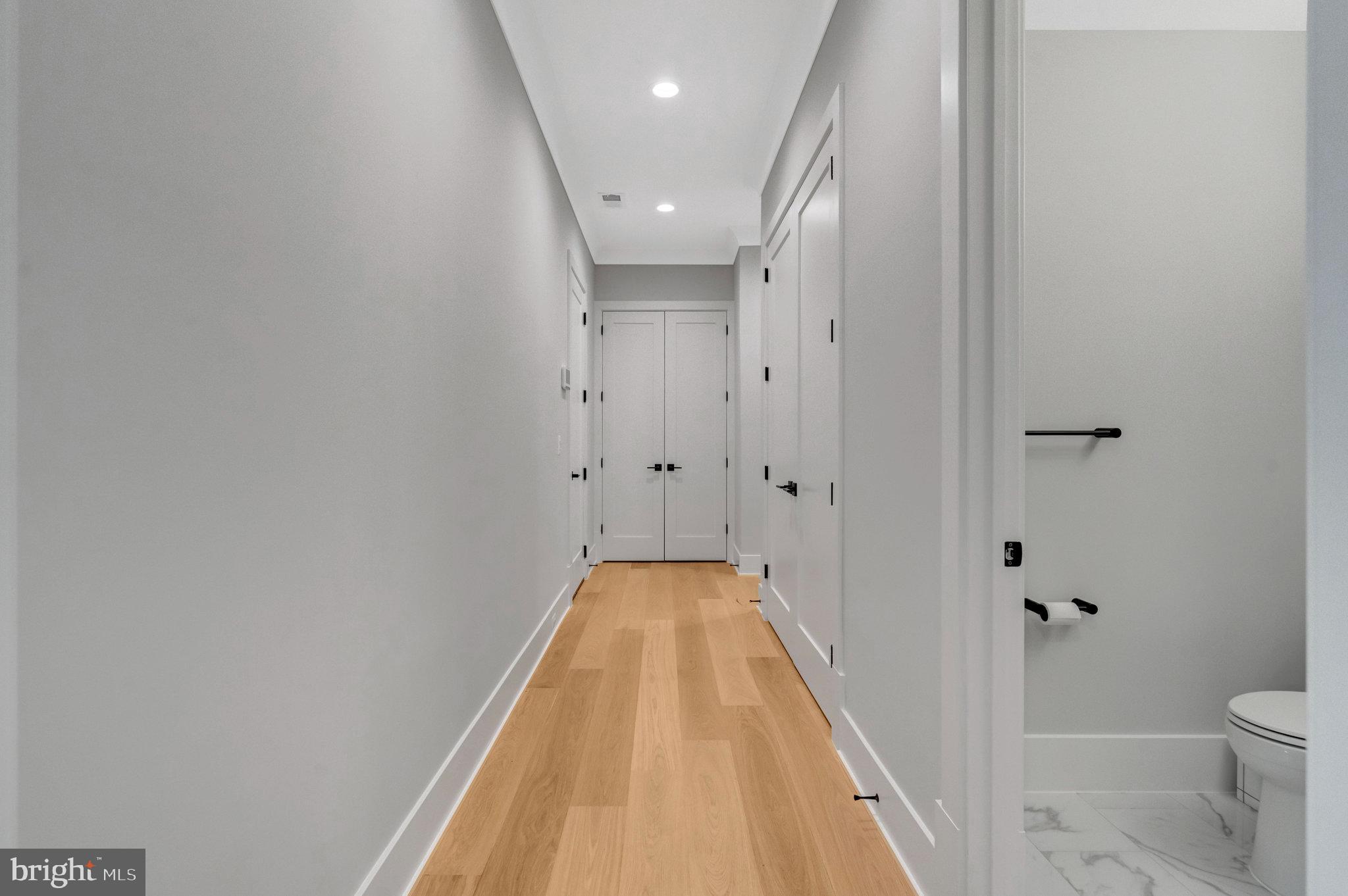 BROYHILL CREST - Residential