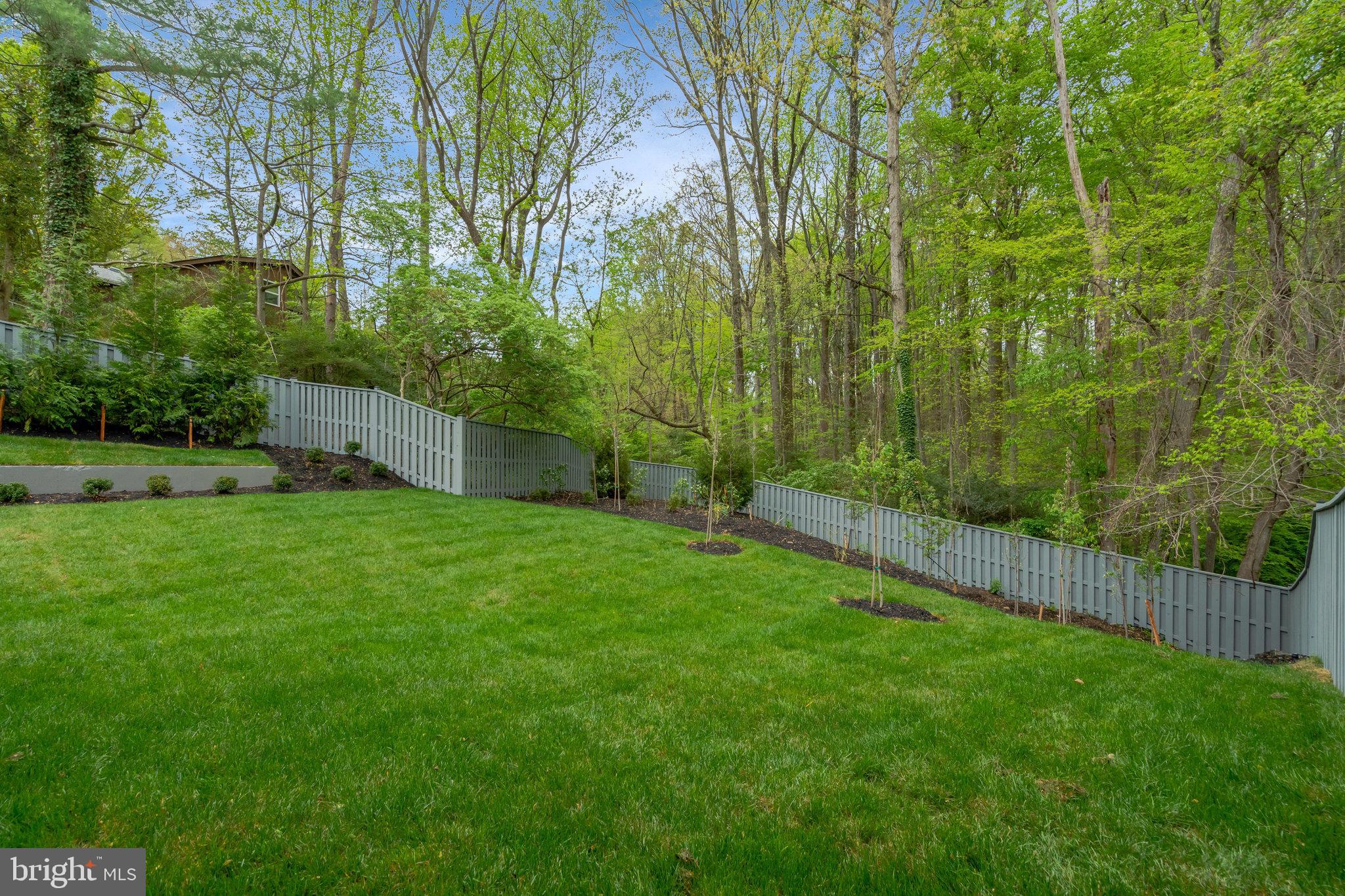 BROYHILL CREST - Residential