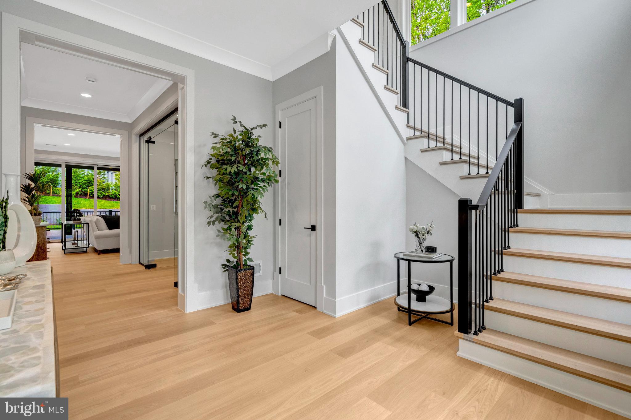 BROYHILL CREST - Residential