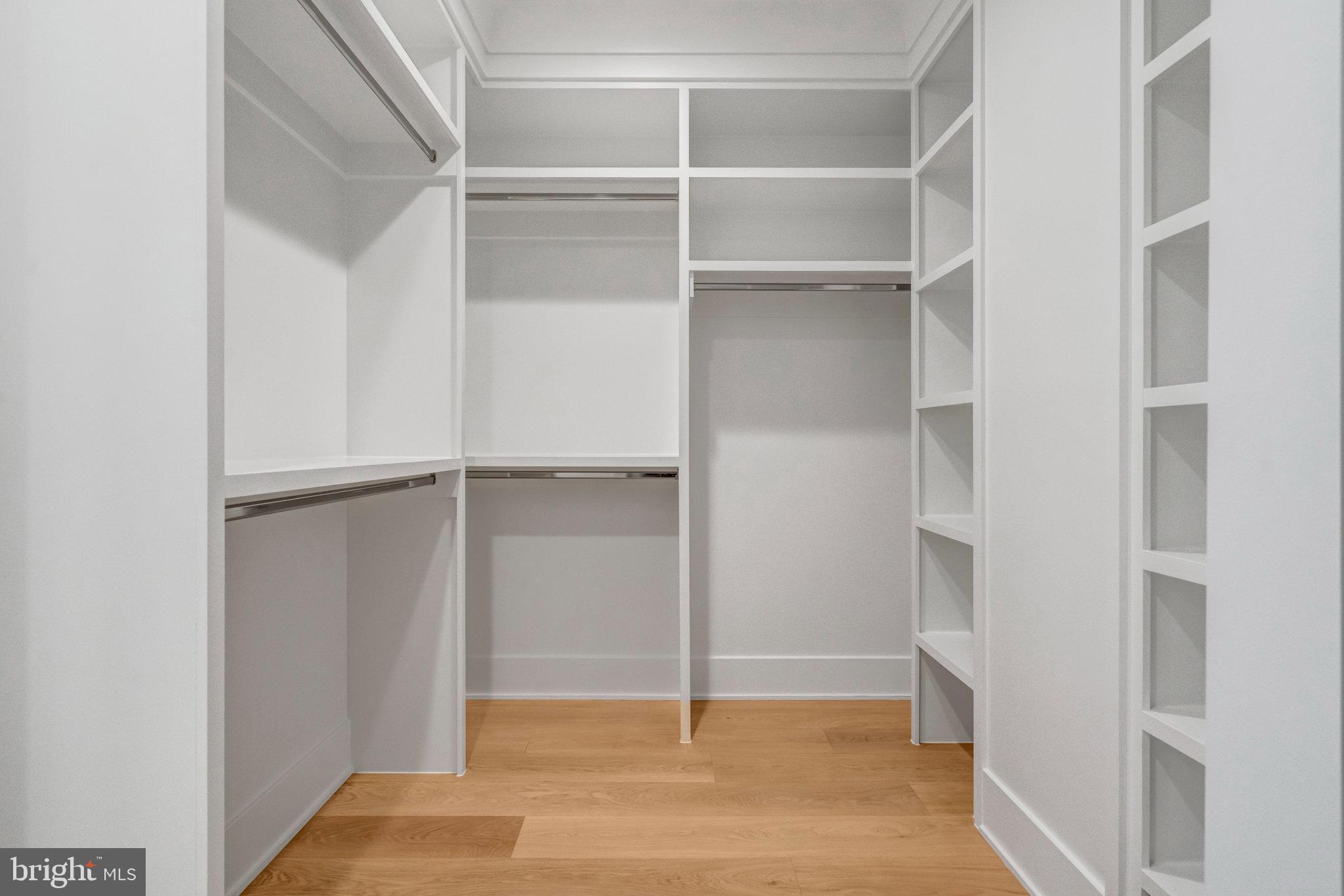 BROYHILL CREST - Residential