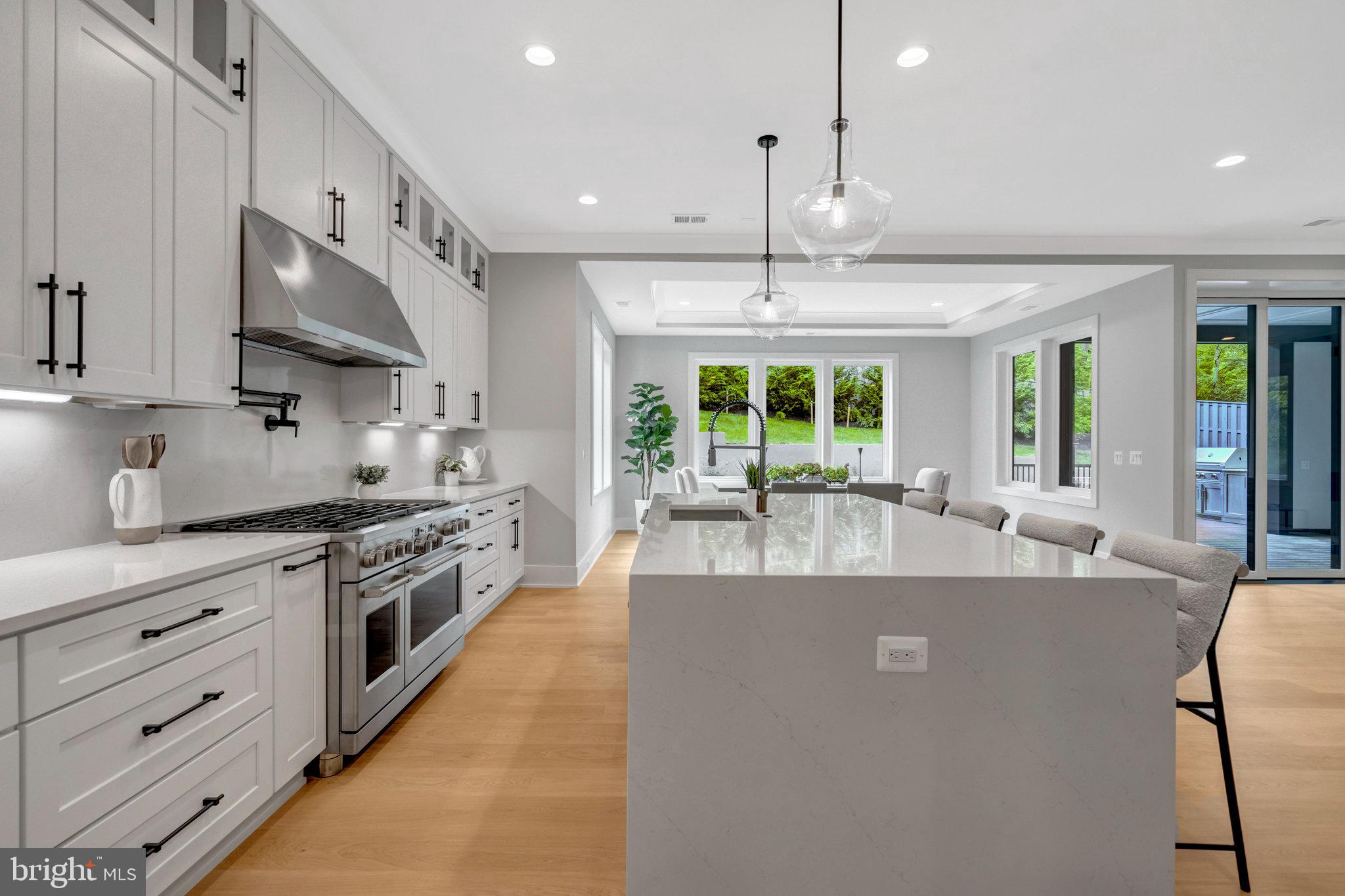 BROYHILL CREST - Residential