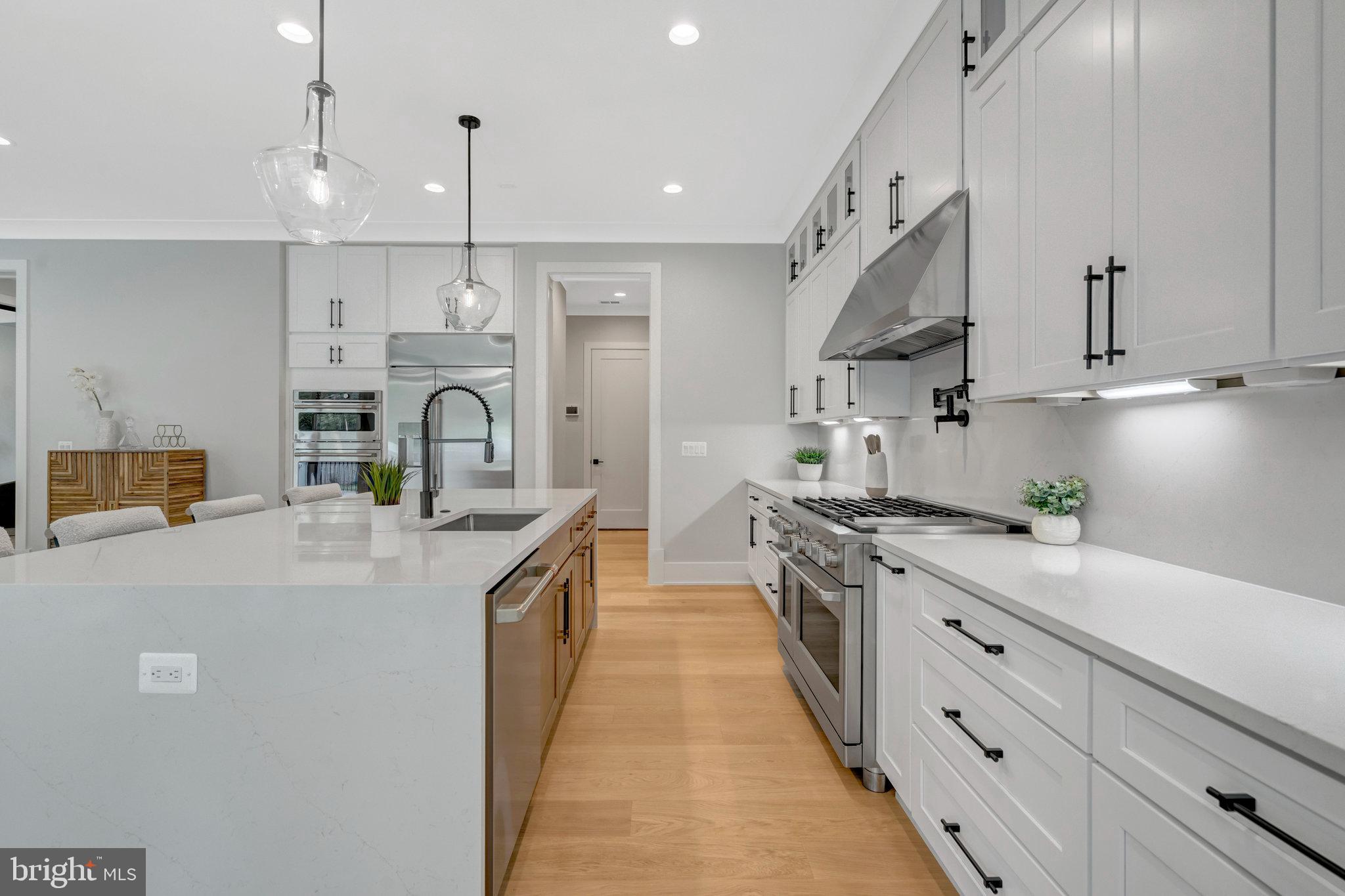 BROYHILL CREST - Residential