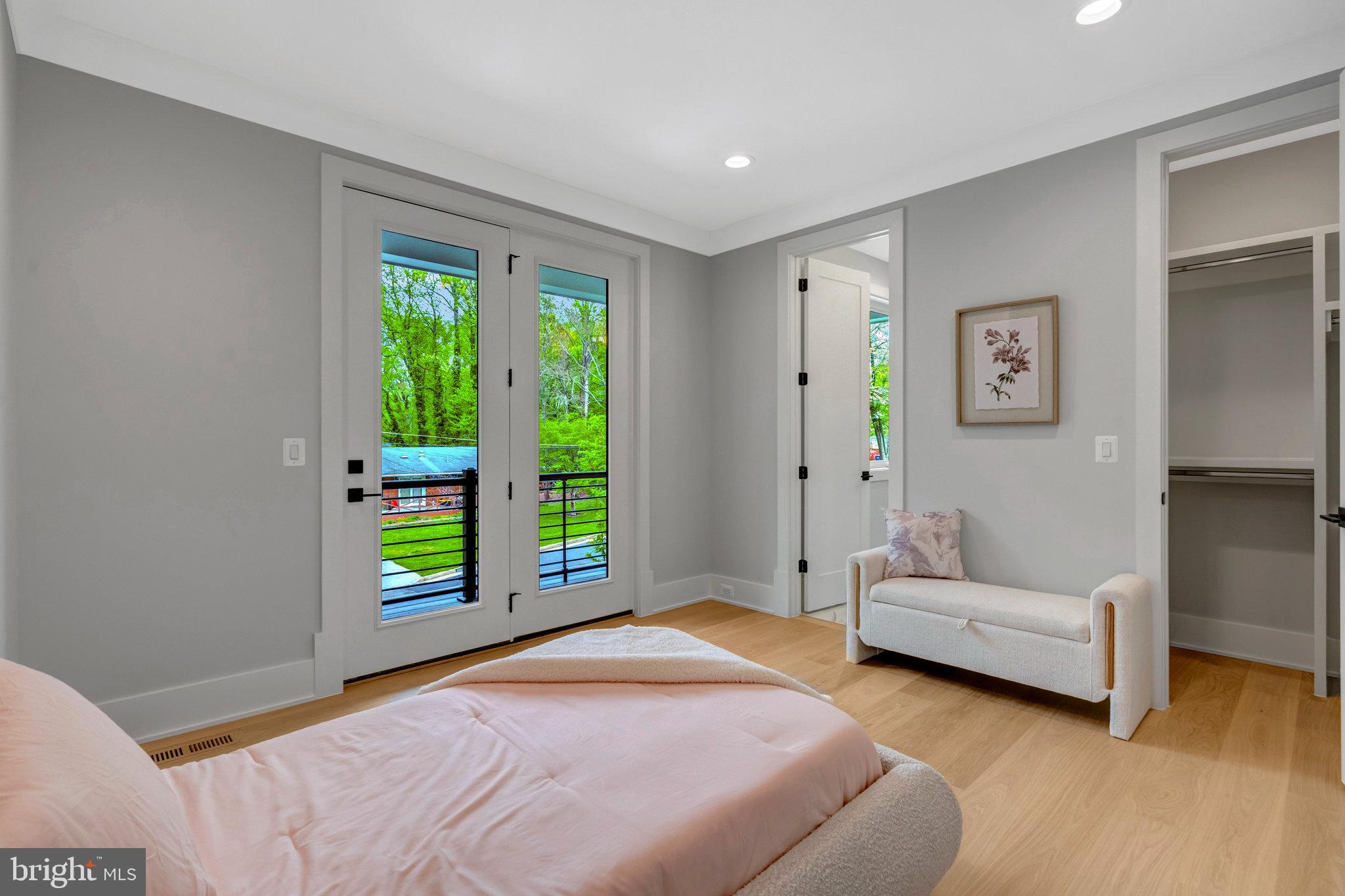 BROYHILL CREST - Residential