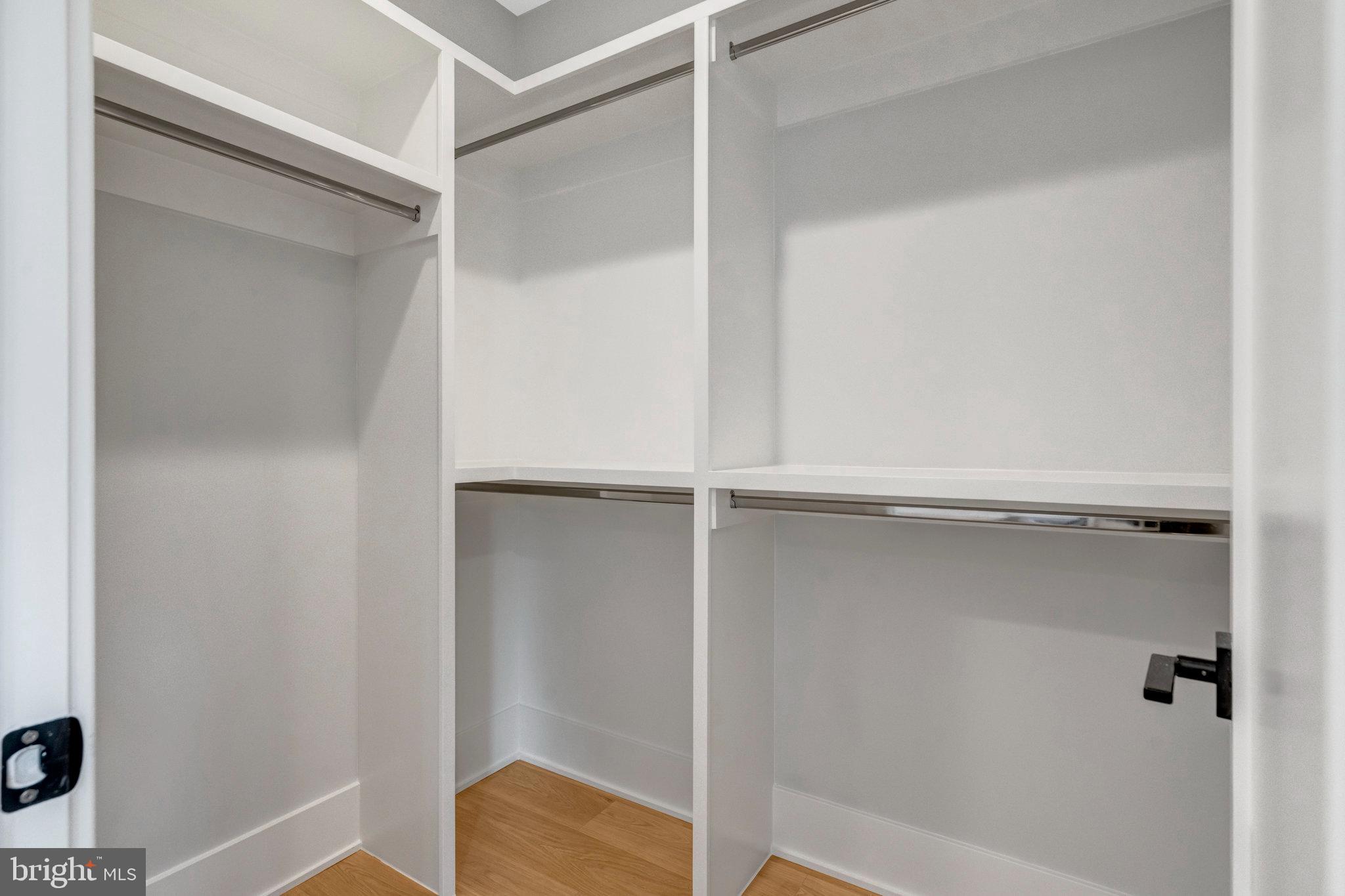 BROYHILL CREST - Residential