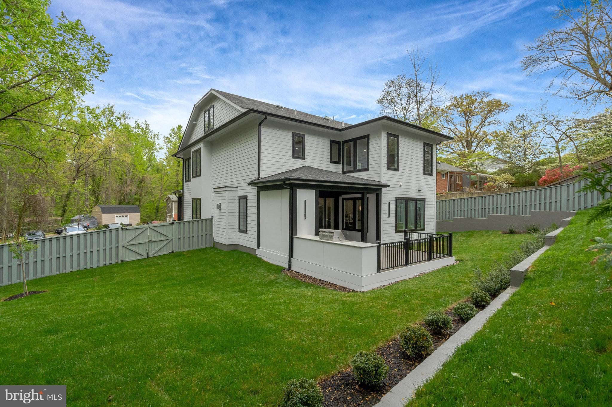 BROYHILL CREST - Residential