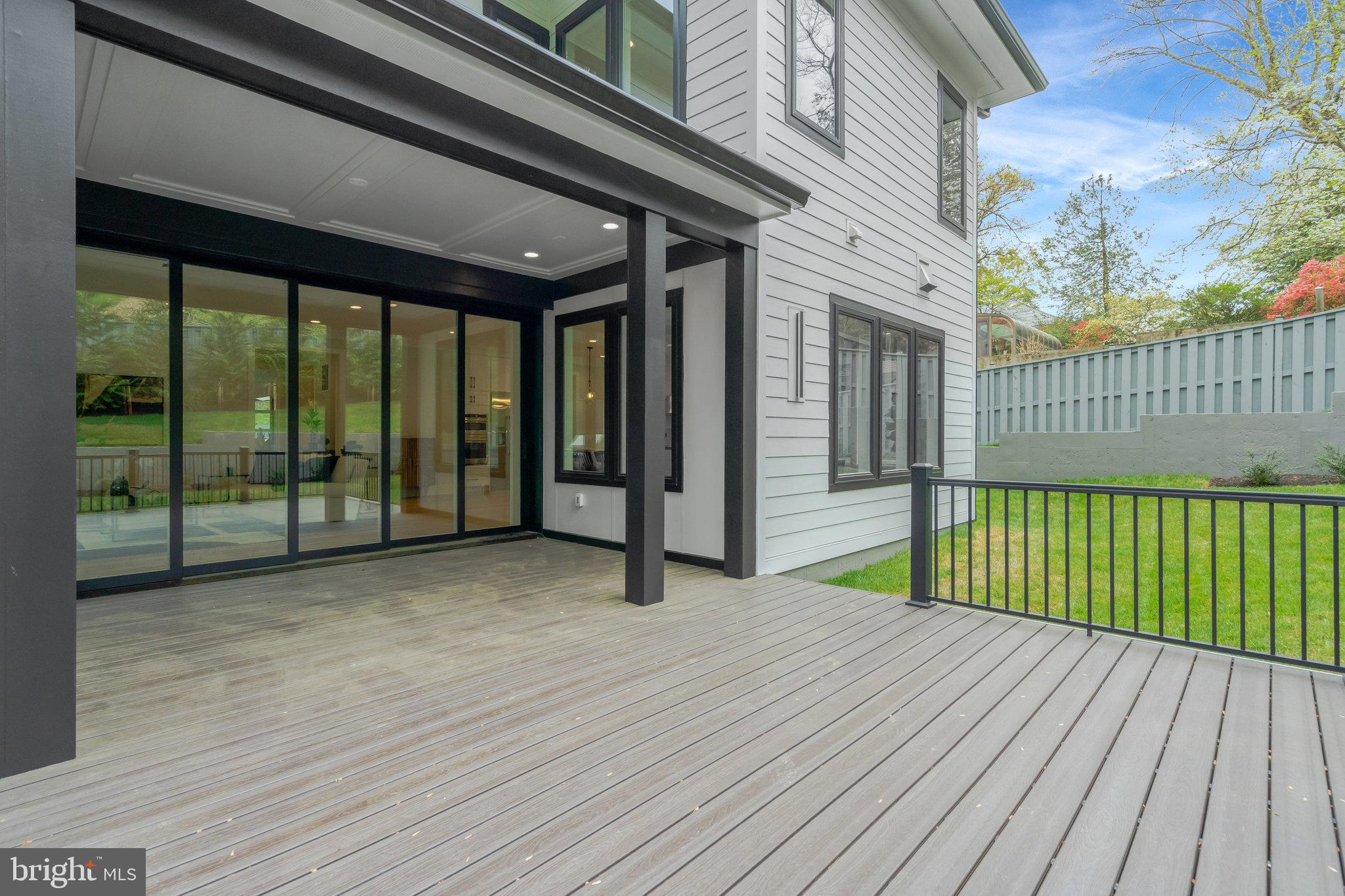 BROYHILL CREST - Residential