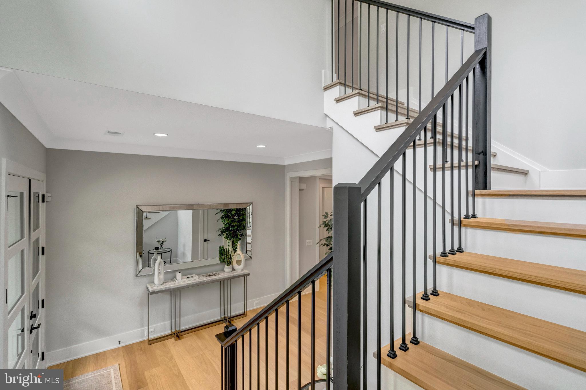 BROYHILL CREST - Residential