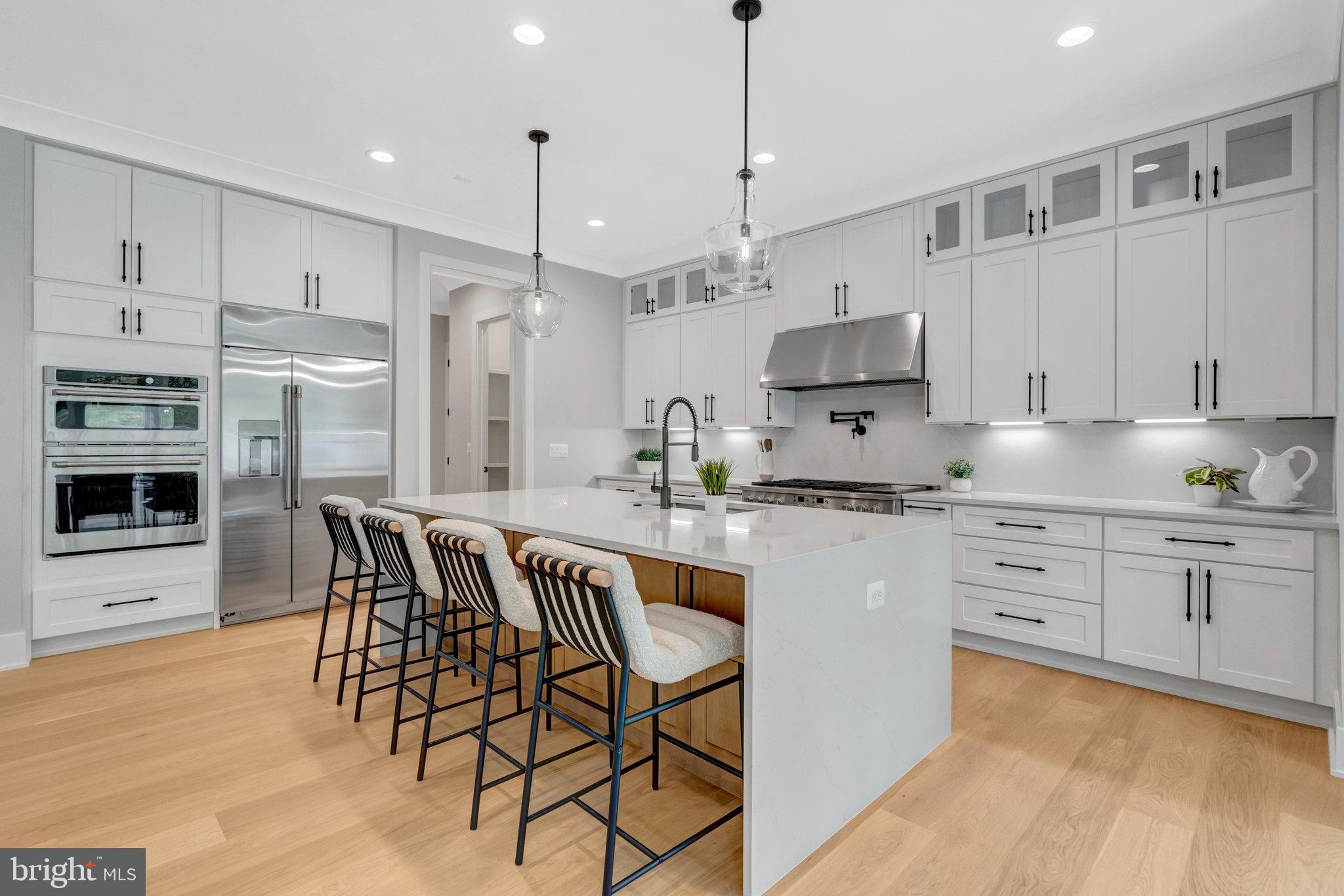 BROYHILL CREST - Residential