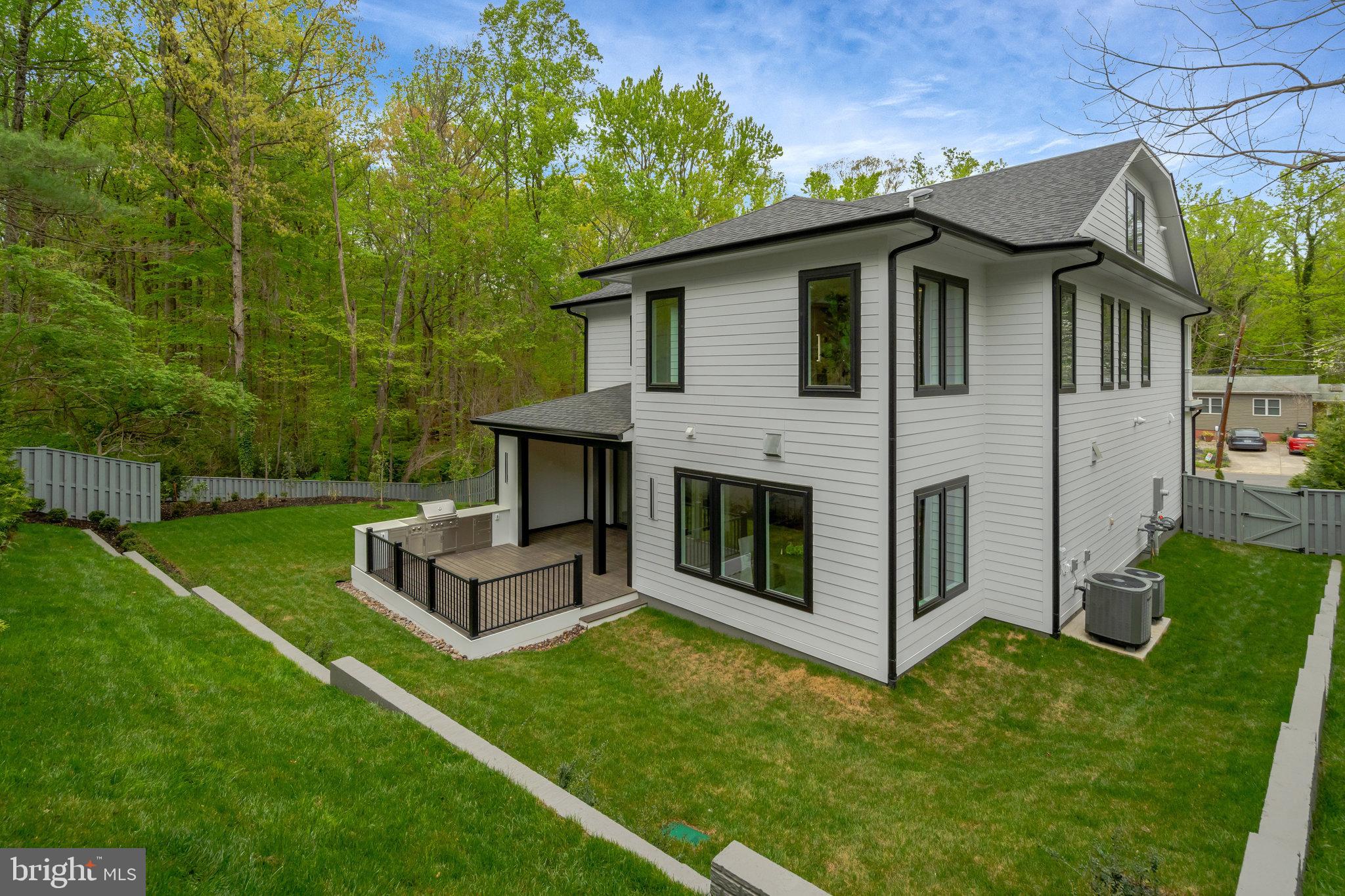 BROYHILL CREST - Residential