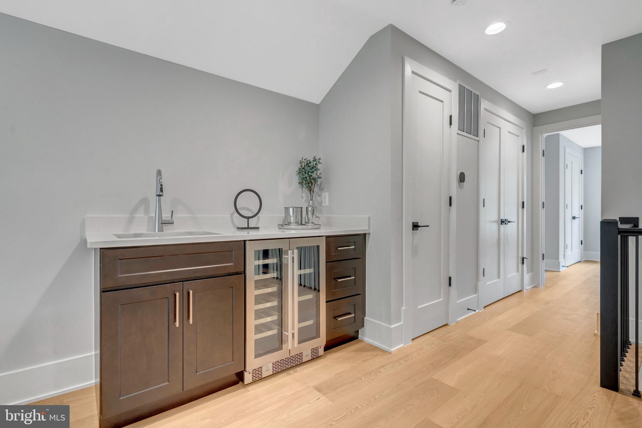 BROYHILL CREST - Residential