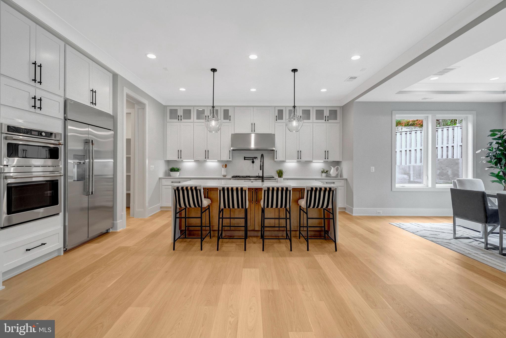 BROYHILL CREST - Residential