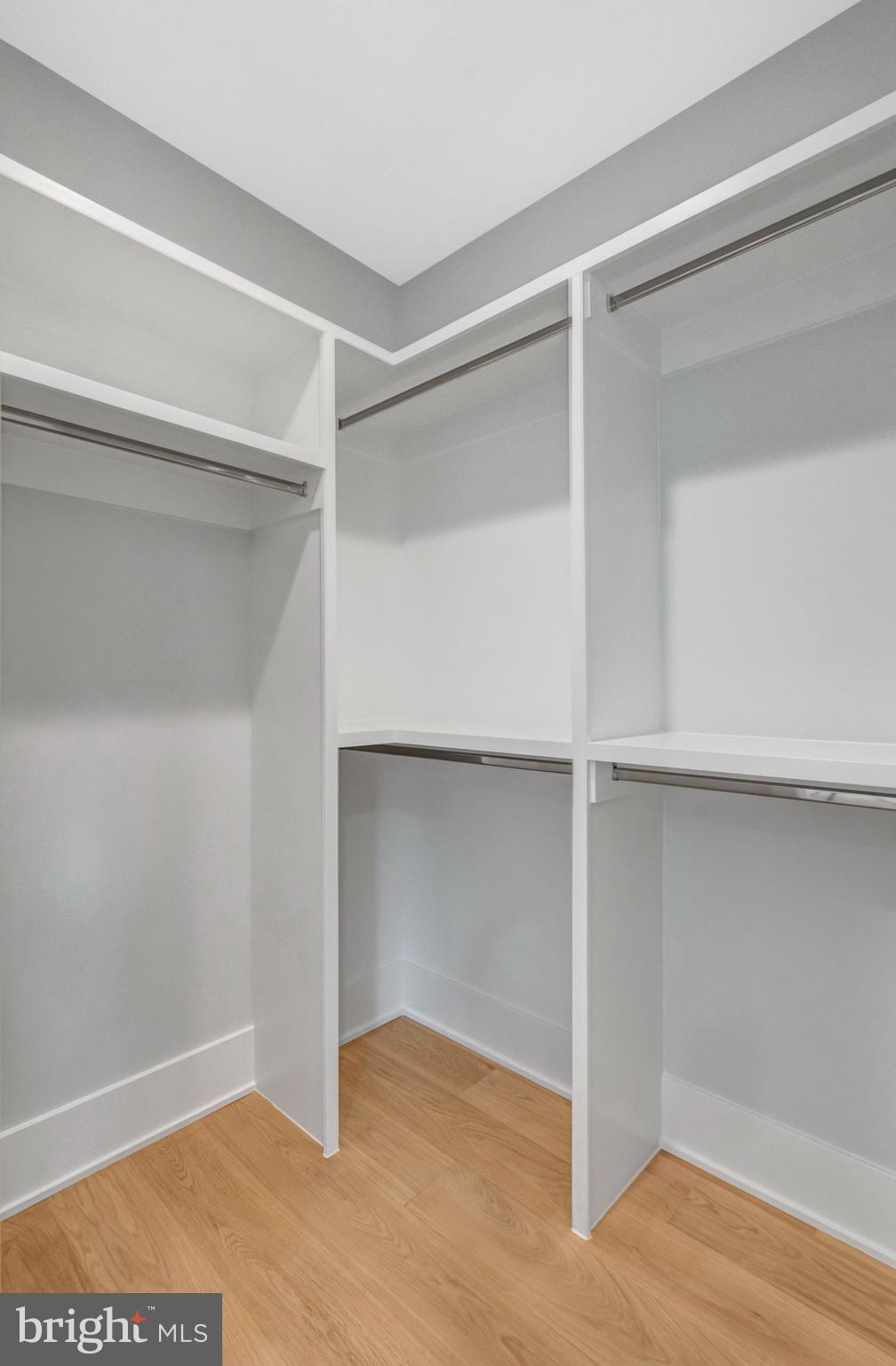 BROYHILL CREST - Residential