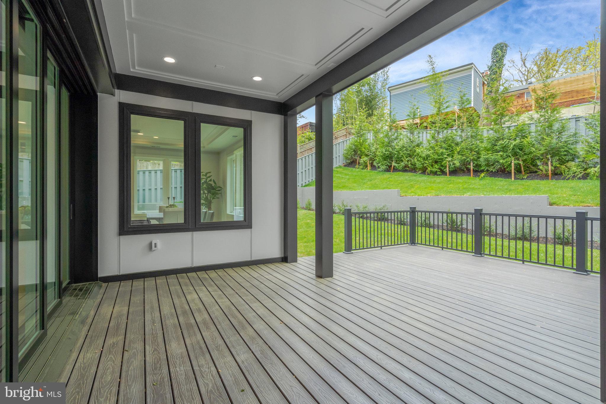 BROYHILL CREST - Residential