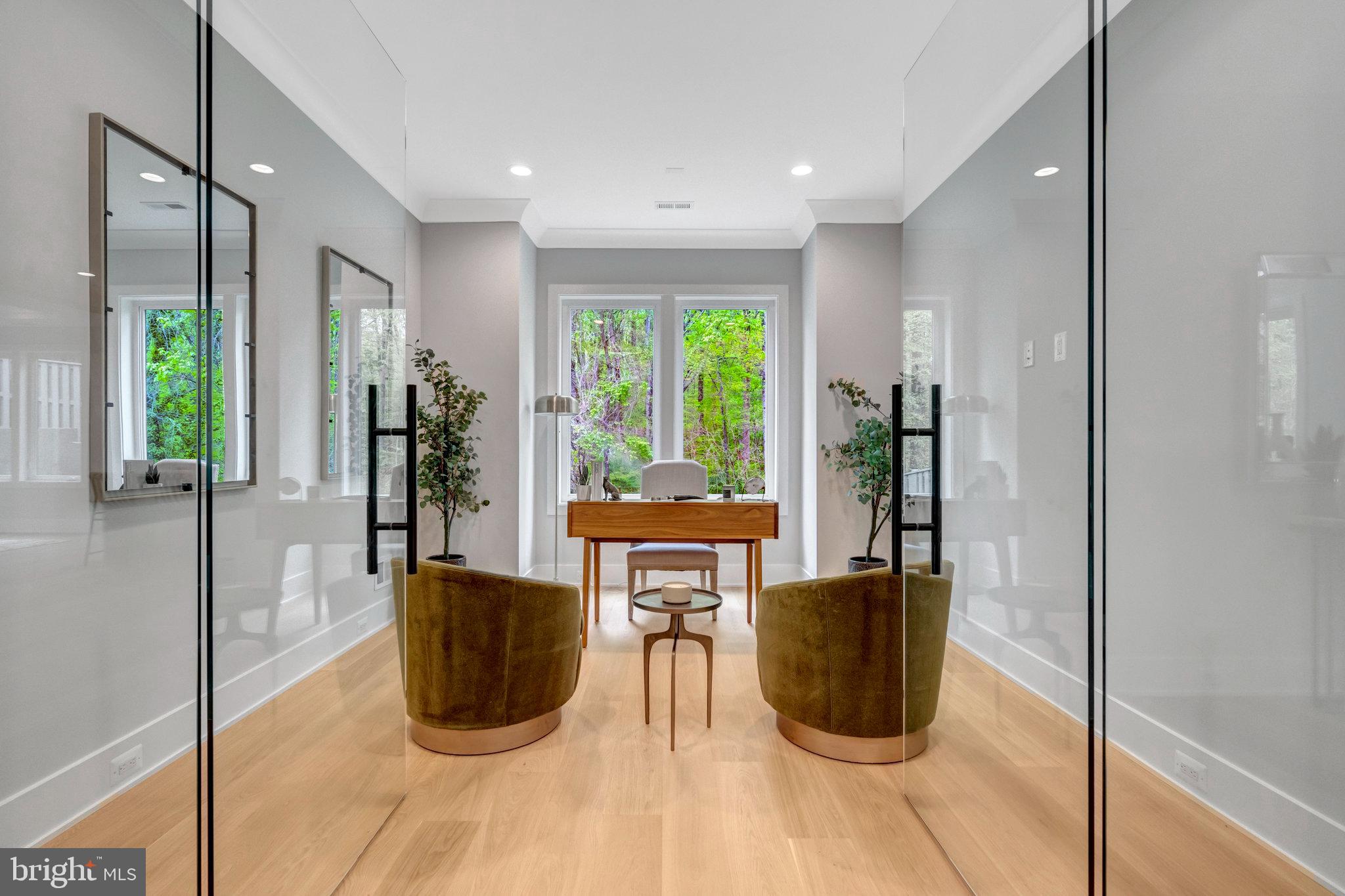 BROYHILL CREST - Residential