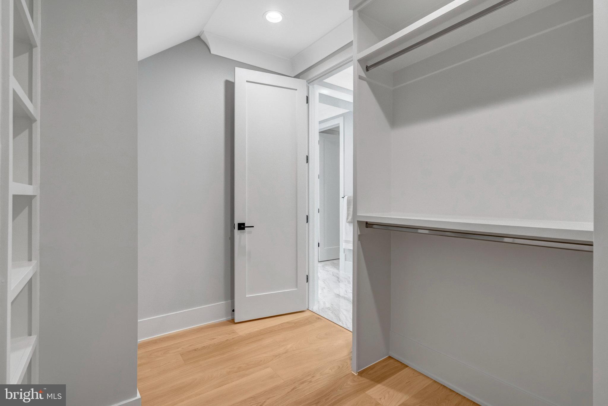 BROYHILL CREST - Residential