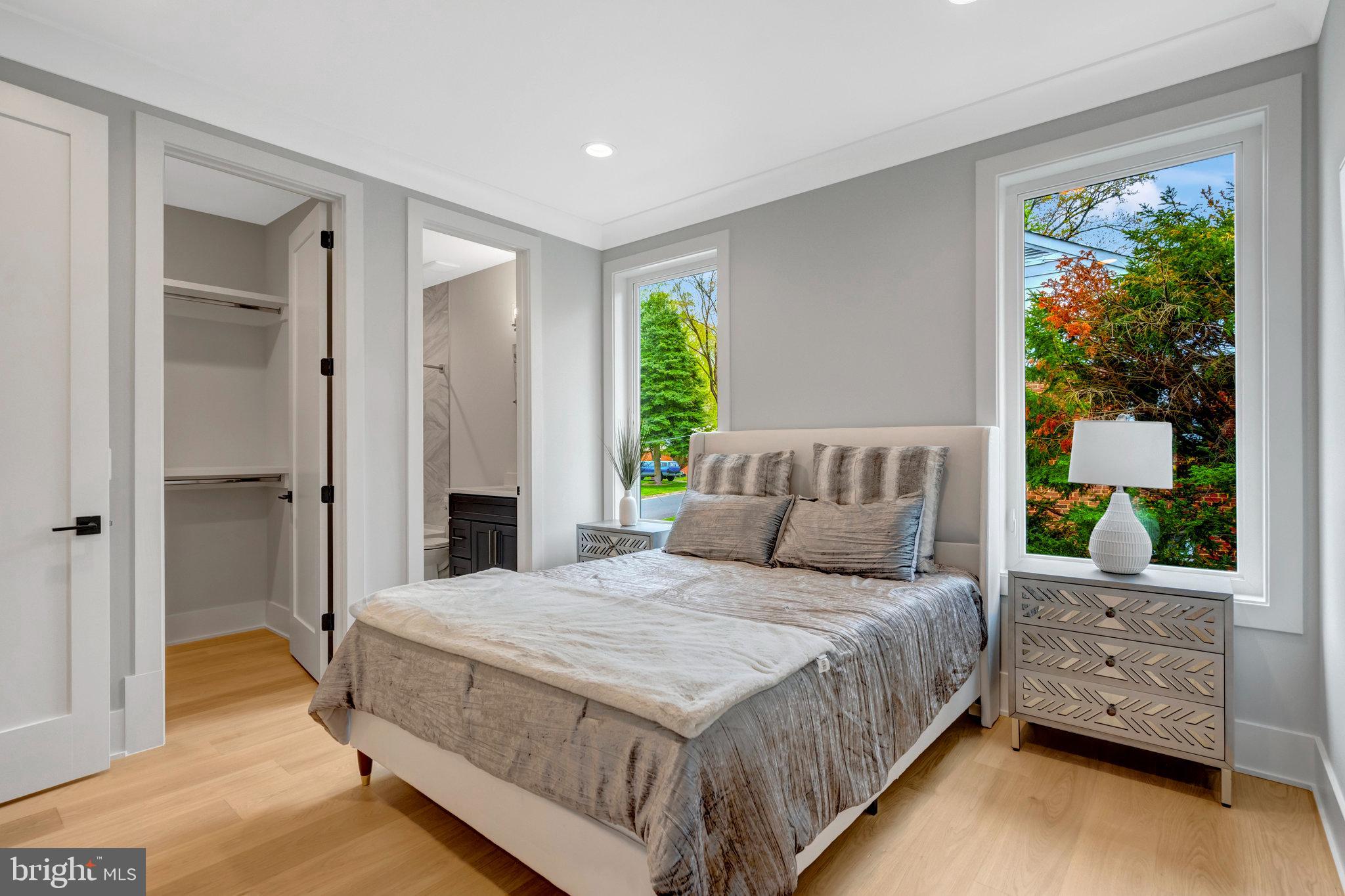 BROYHILL CREST - Residential