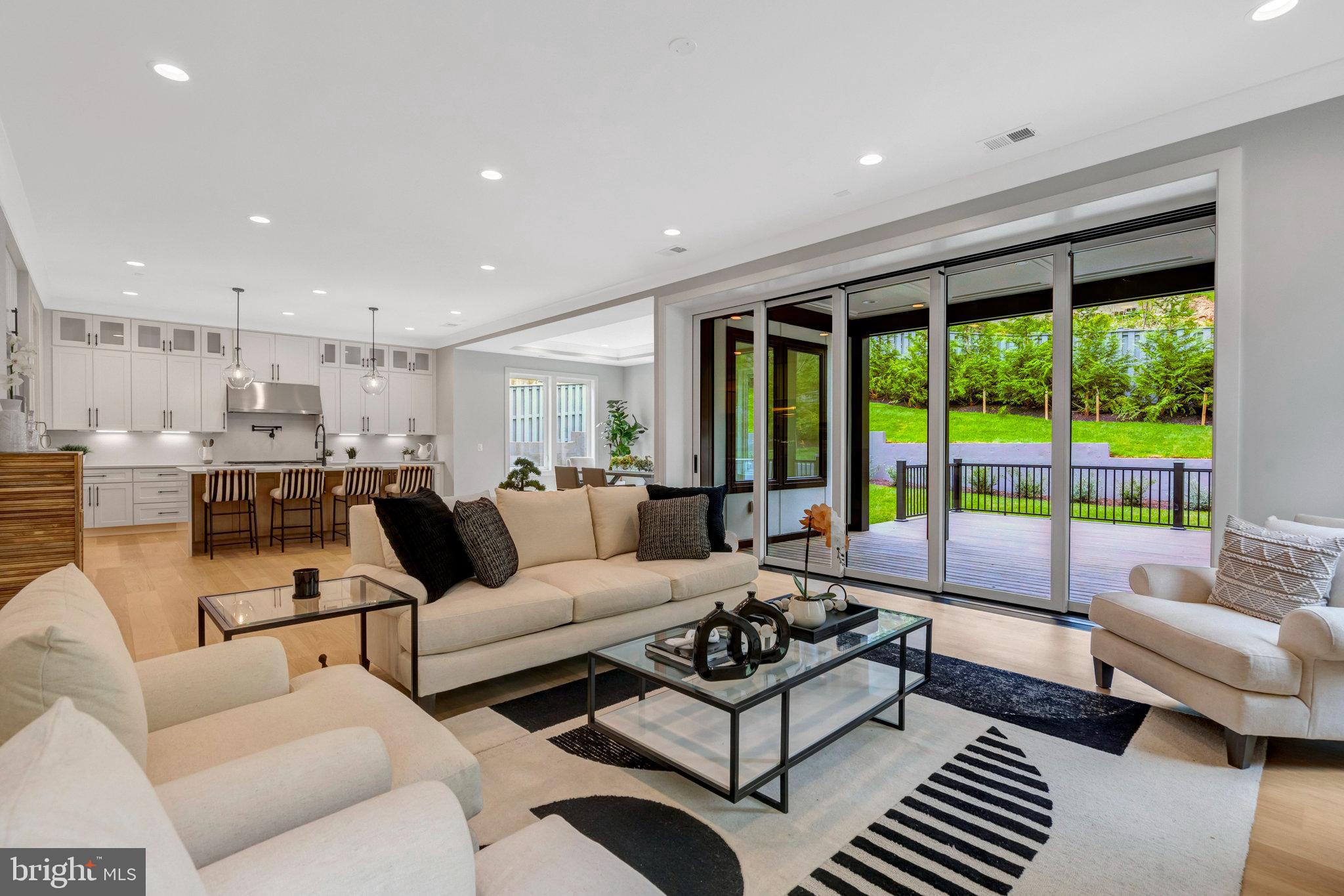 BROYHILL CREST - Residential