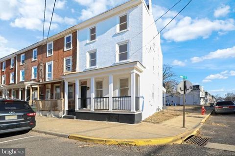 525 YORK STREET BURLINGTON NJ 08016