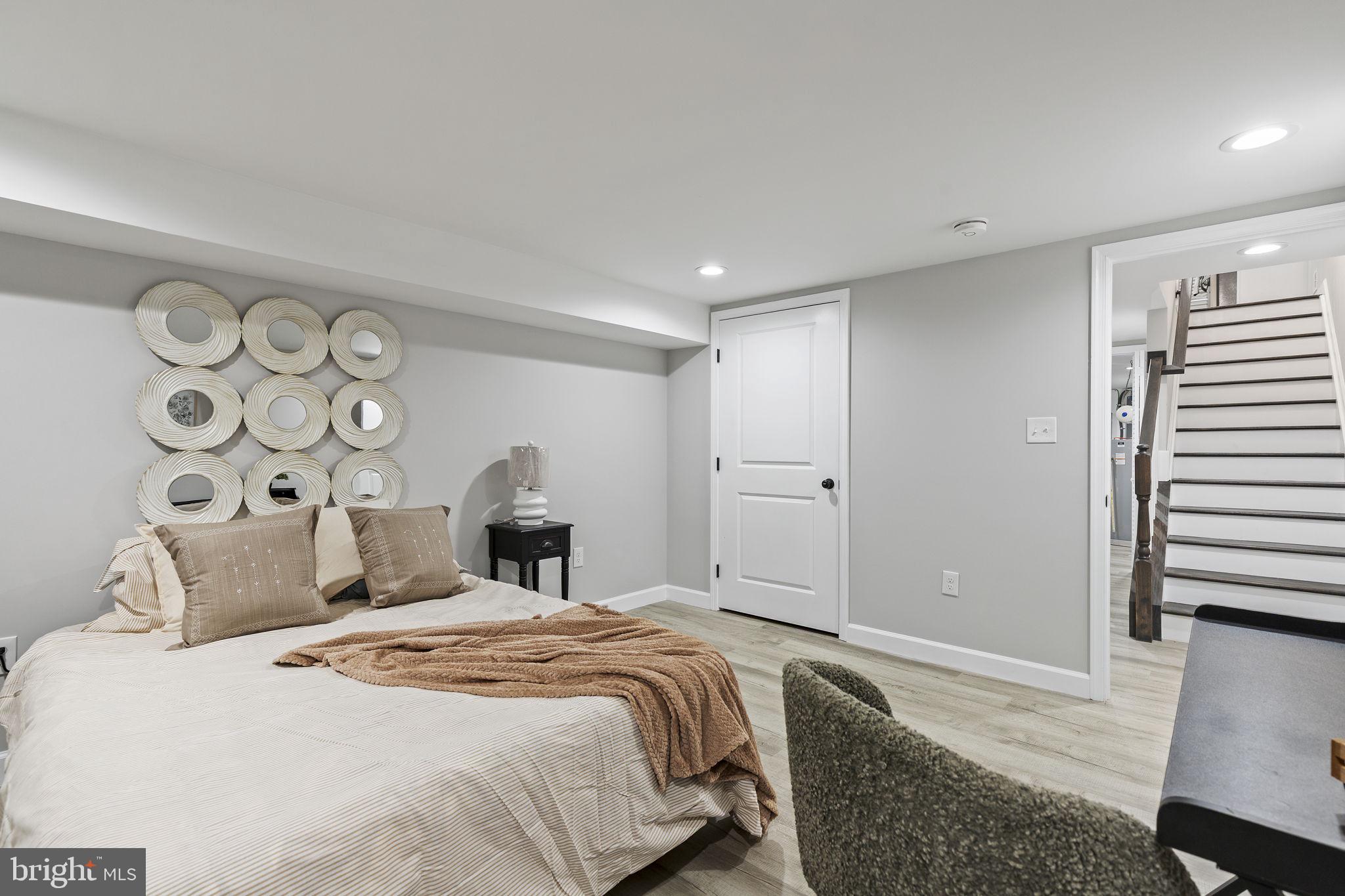 BROADWAY EAST - Residential