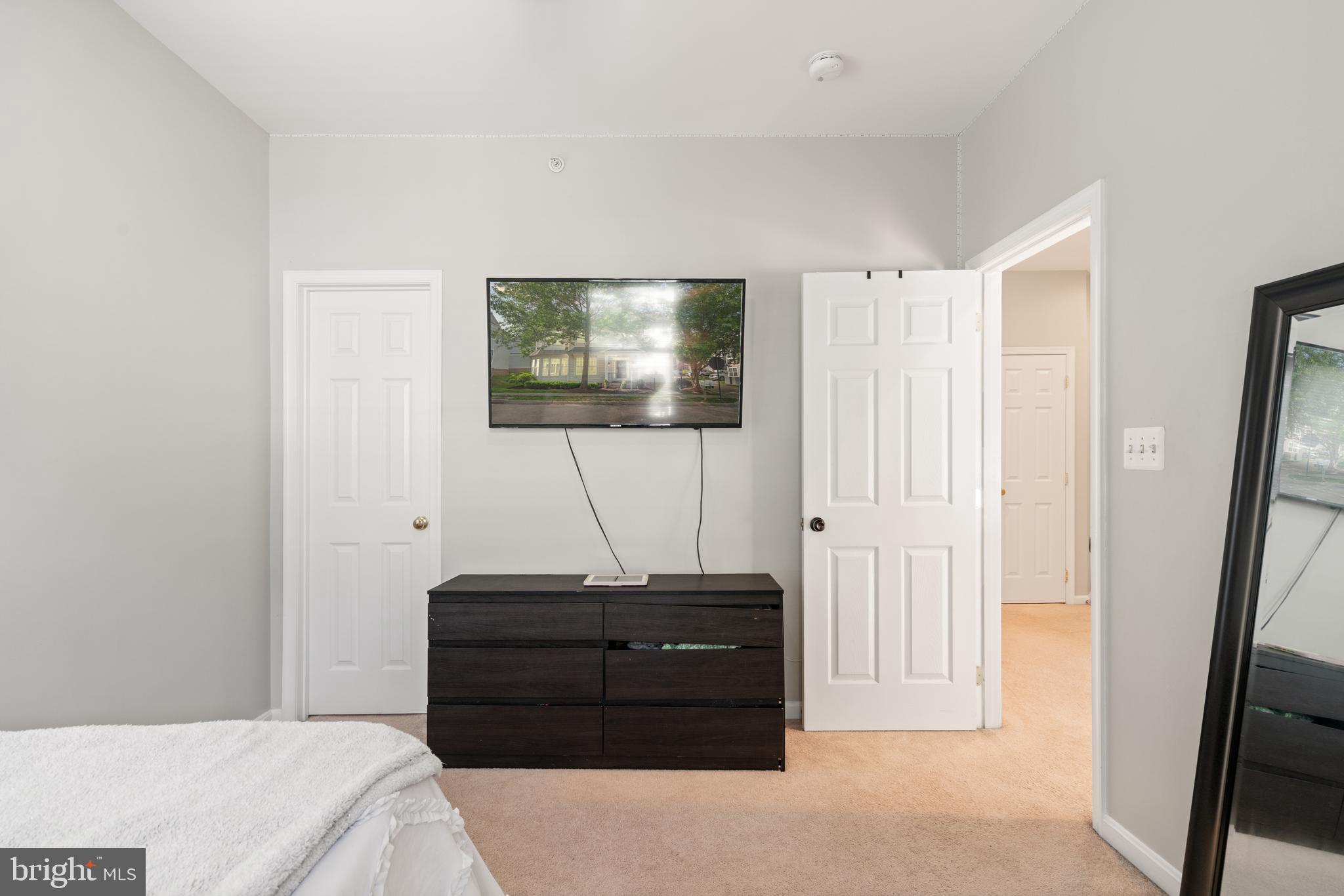 MEADOWS AT MORRIS FARM - Residential Lease