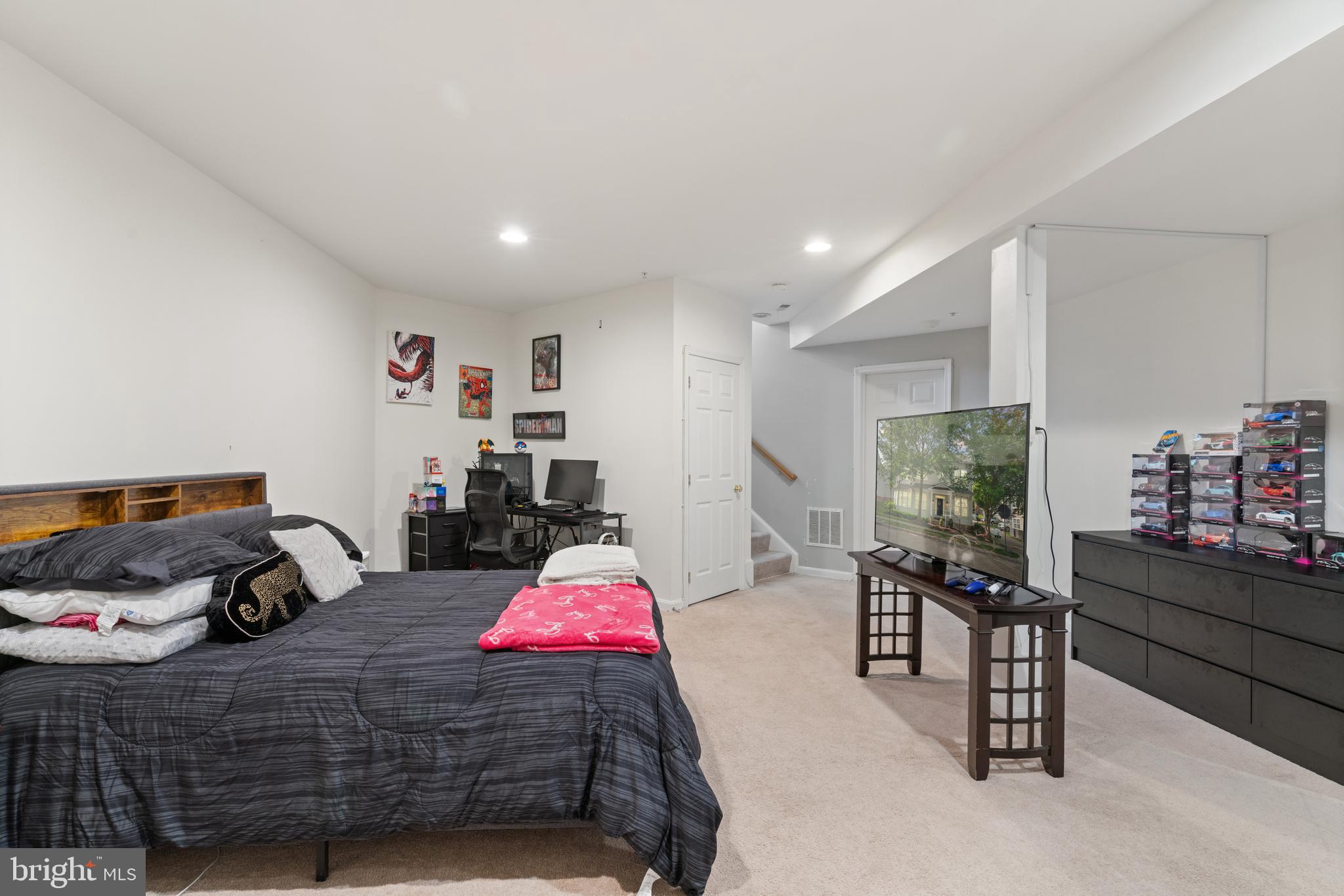 MEADOWS AT MORRIS FARM - Residential Lease