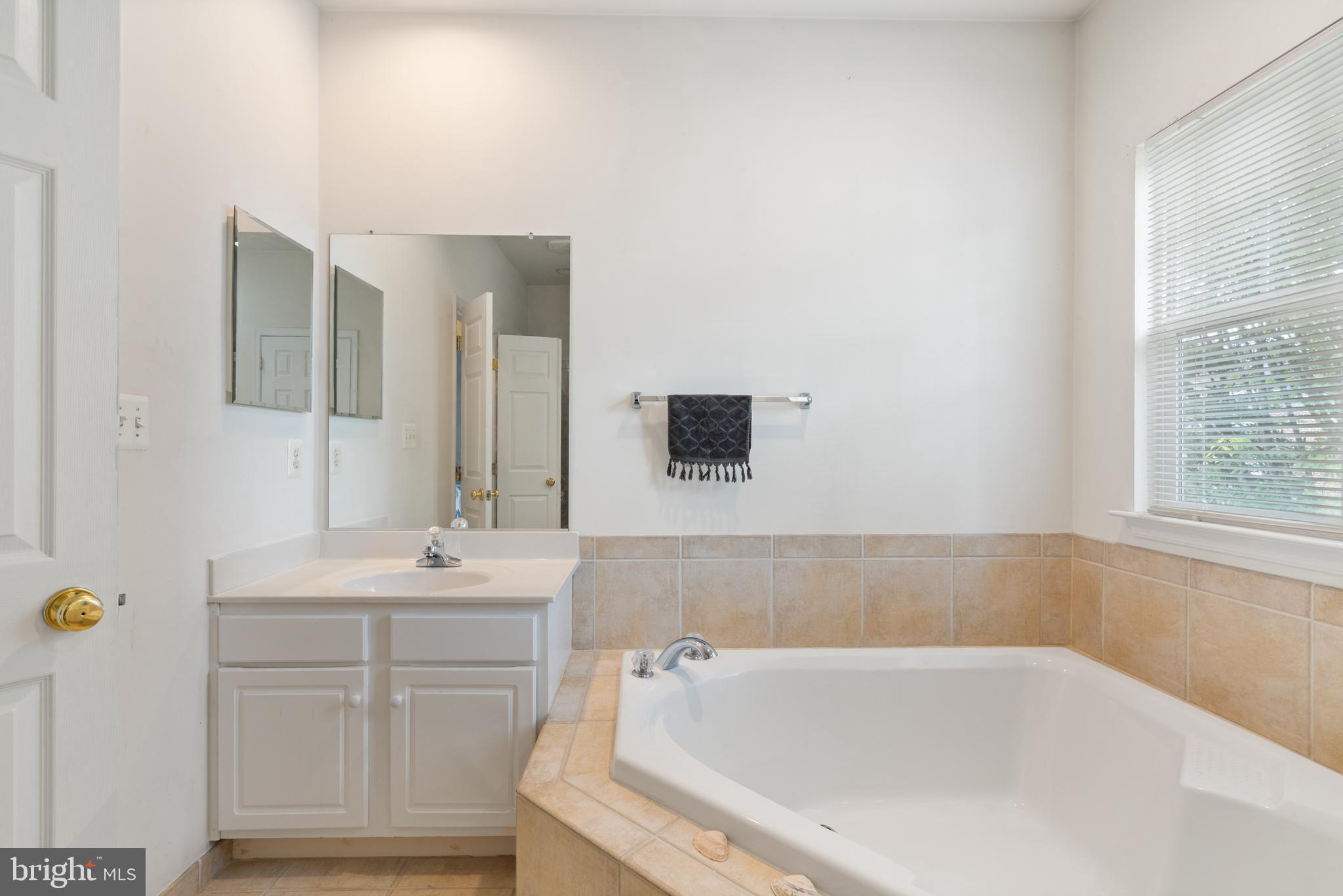 MEADOWS AT MORRIS FARM - Residential Lease