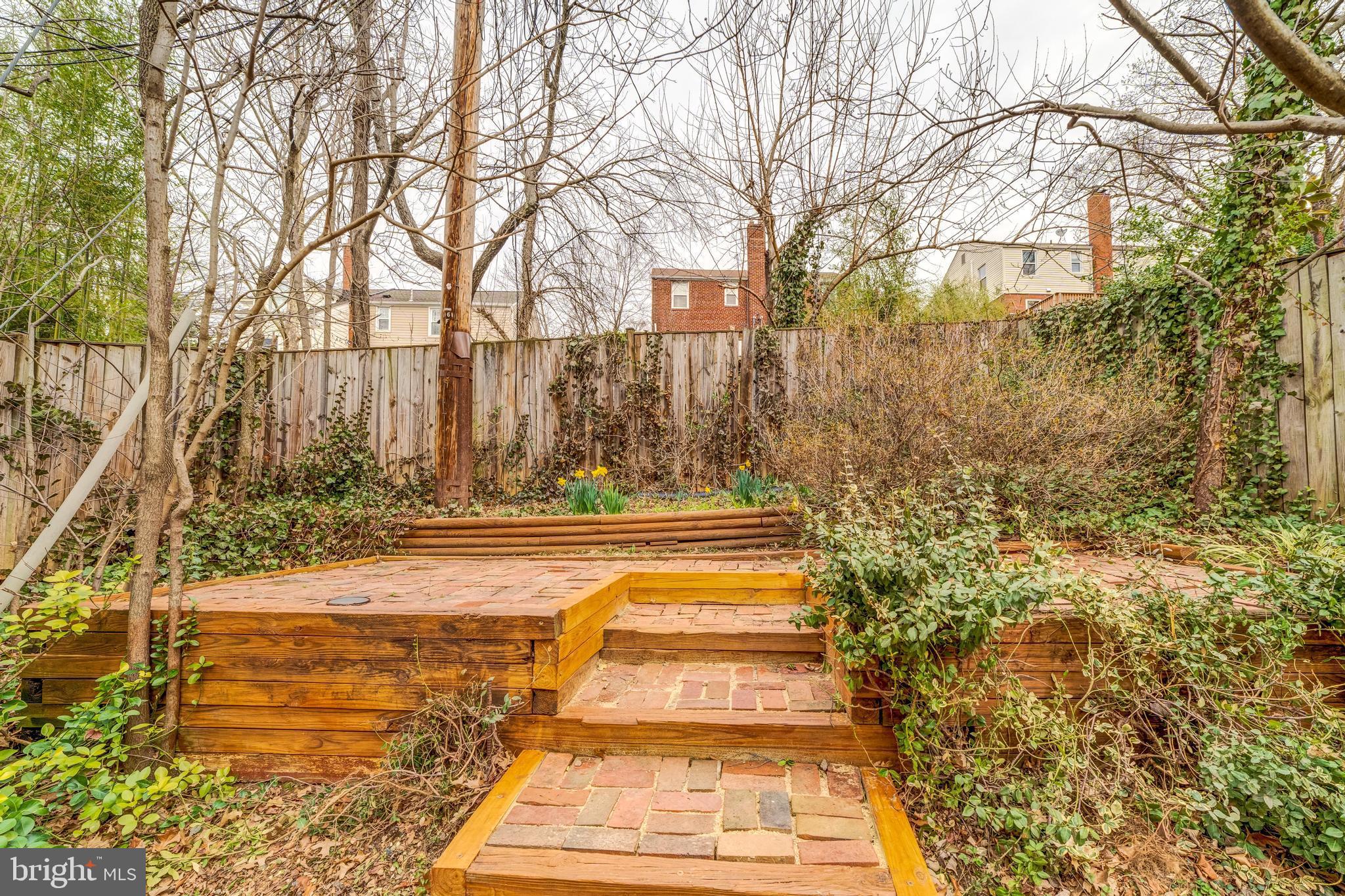 JEFFERSON MANOR - Residential