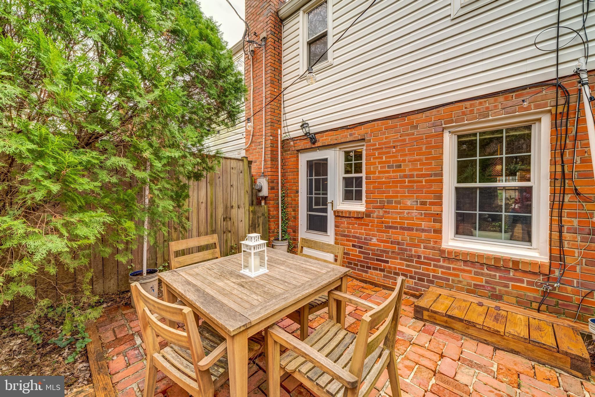 JEFFERSON MANOR - Residential