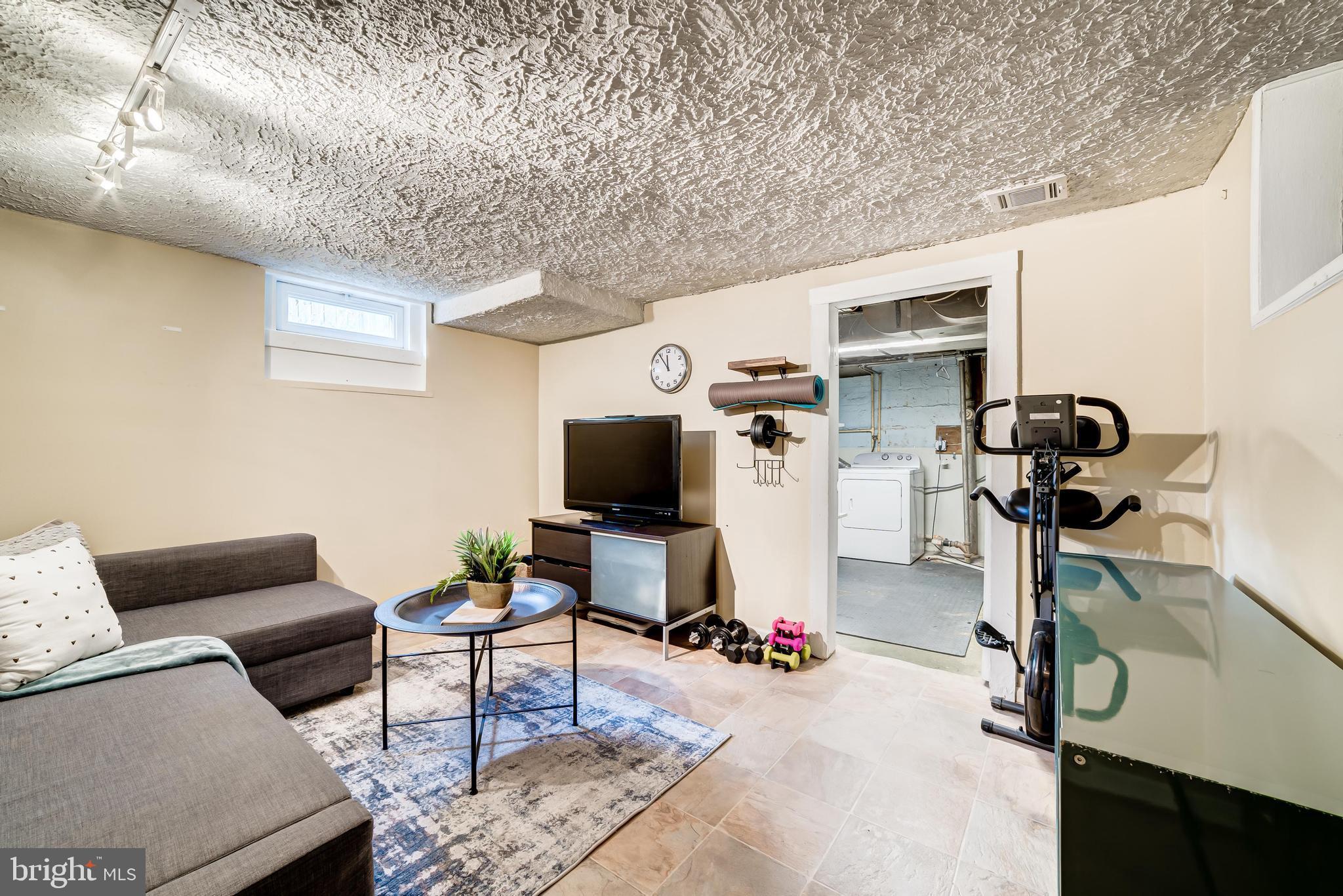 JEFFERSON MANOR - Residential