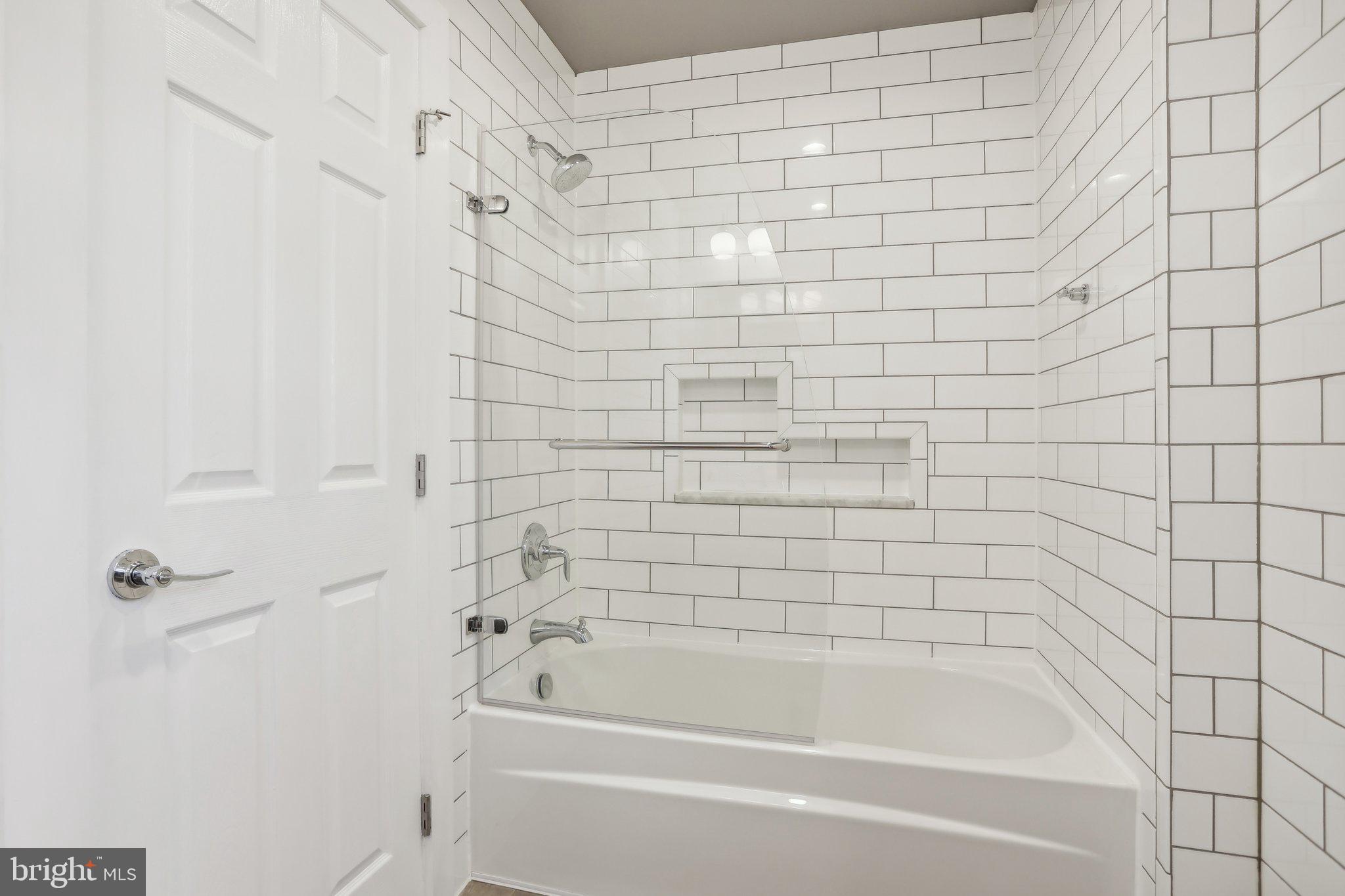 HILLCREST MDWS - Residential