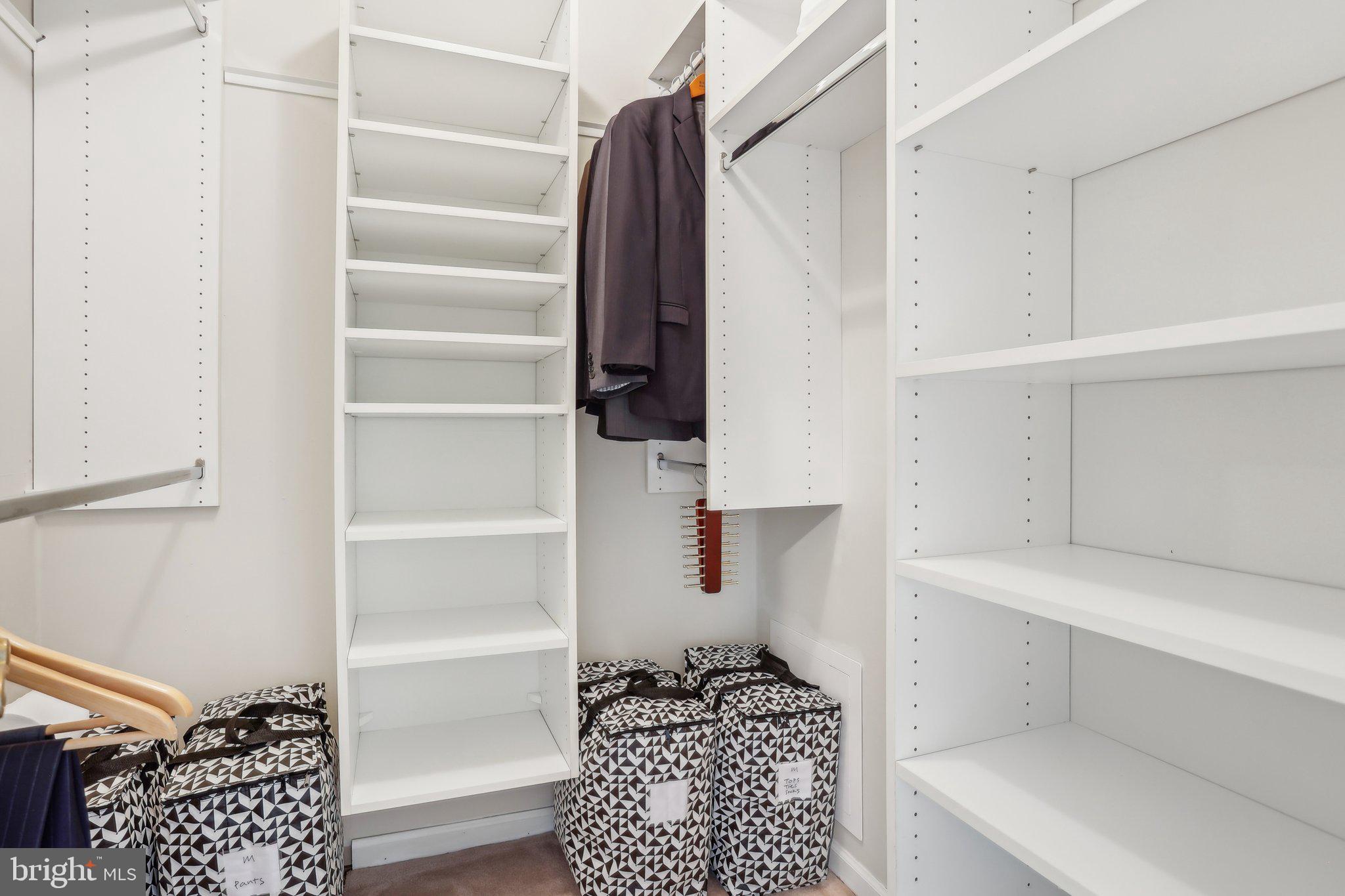 HILLCREST MDWS - Residential