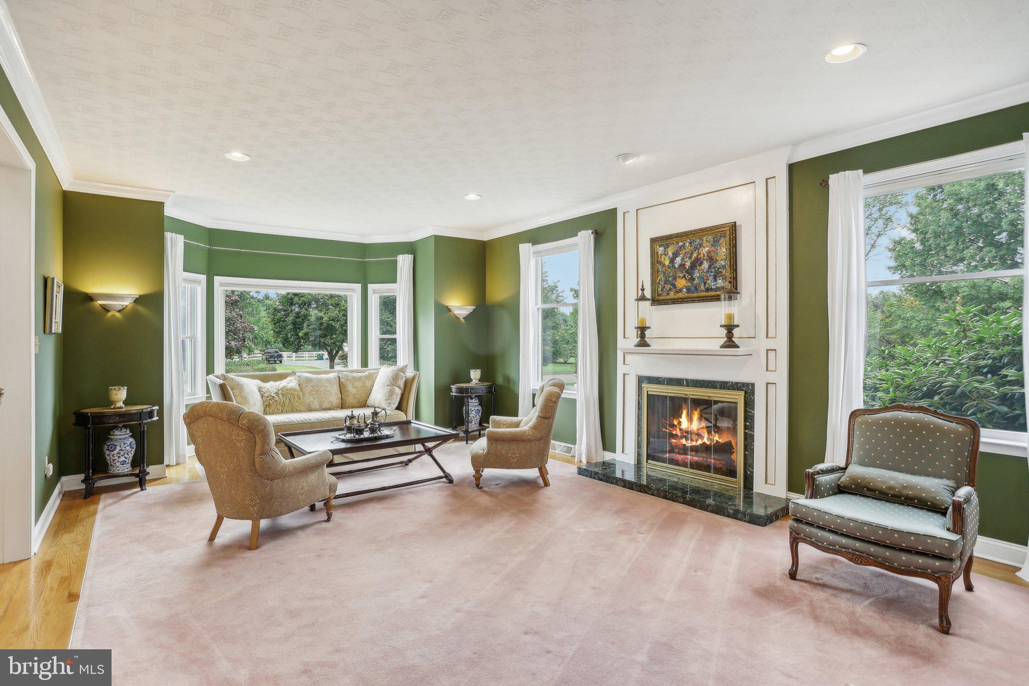 HILLCREST MDWS - Residential