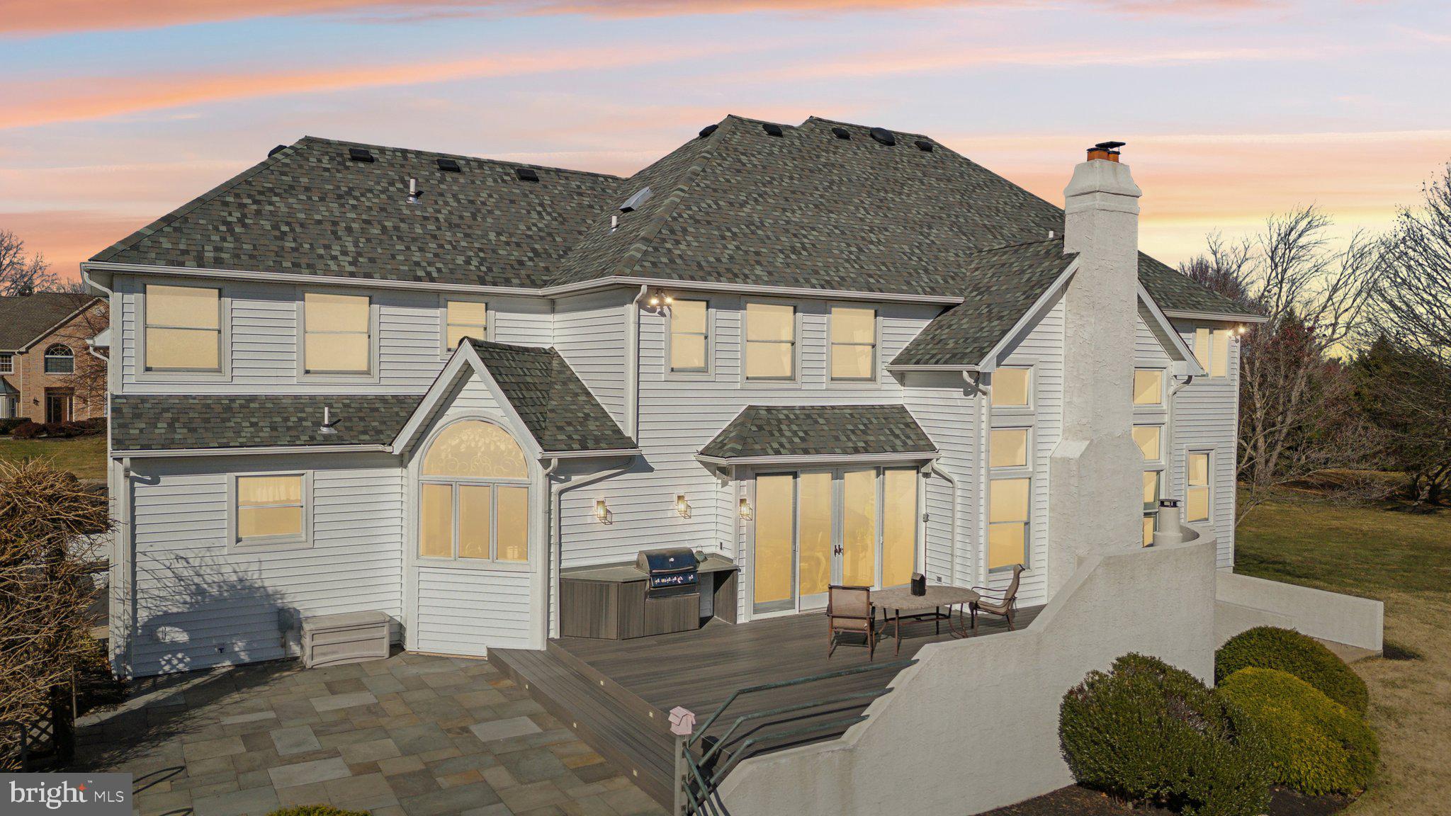 HILLCREST MDWS - Residential