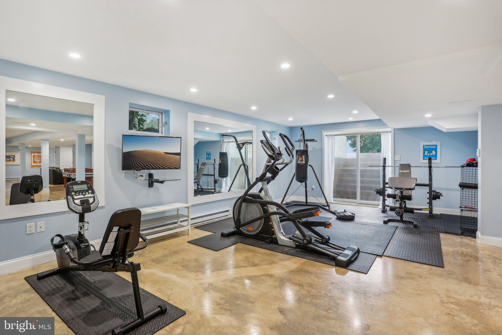 HILLCREST MDWS - Residential