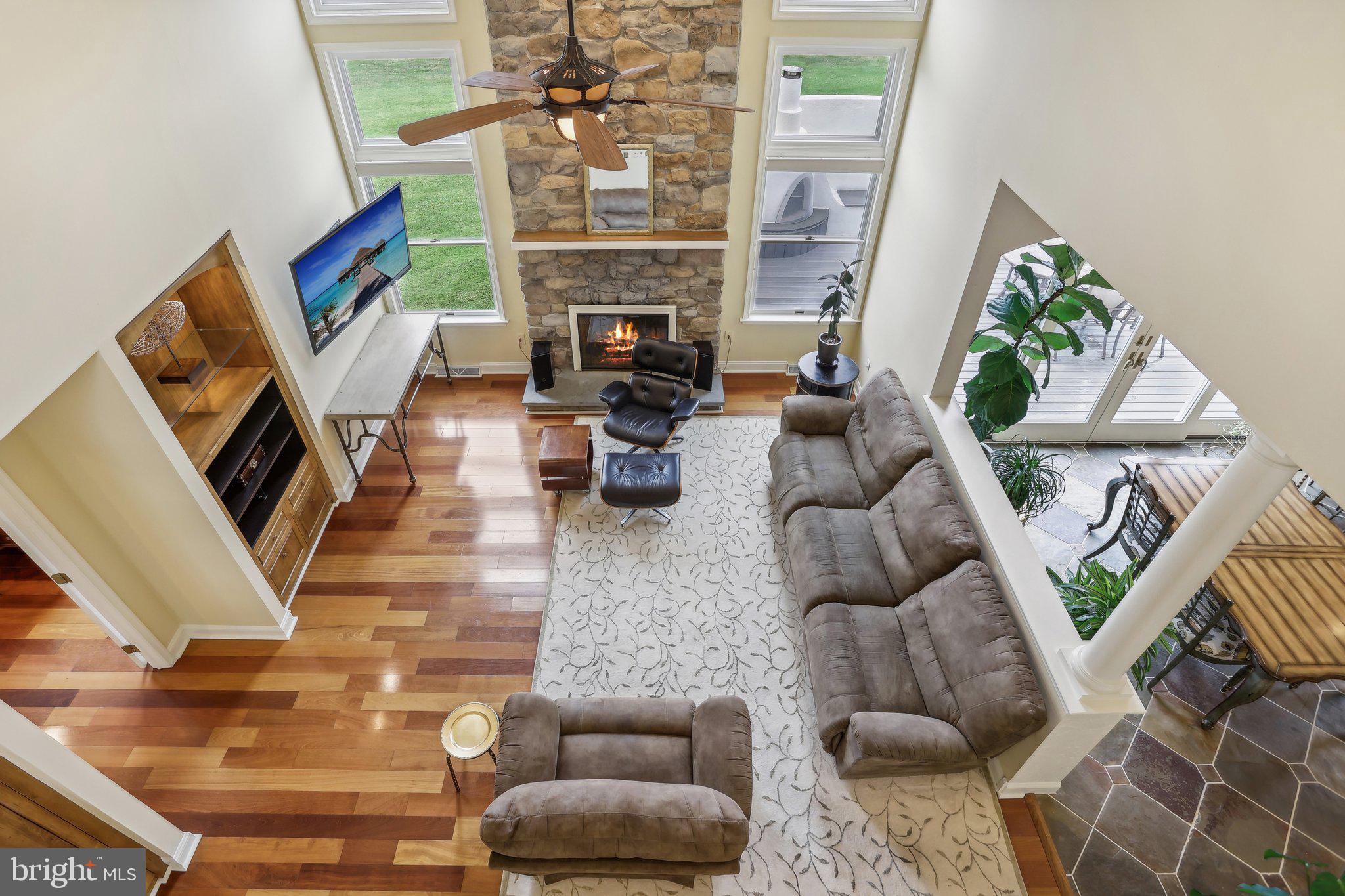 HILLCREST MDWS - Residential