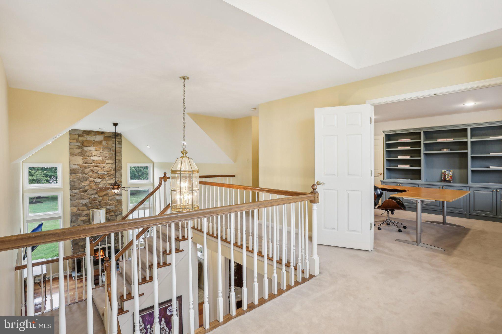 HILLCREST MDWS - Residential