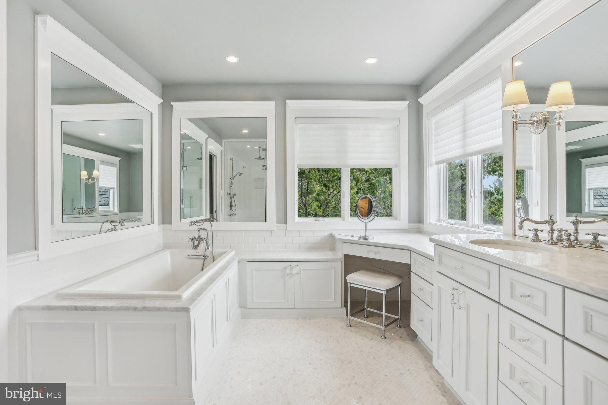 HILLCREST MDWS - Residential