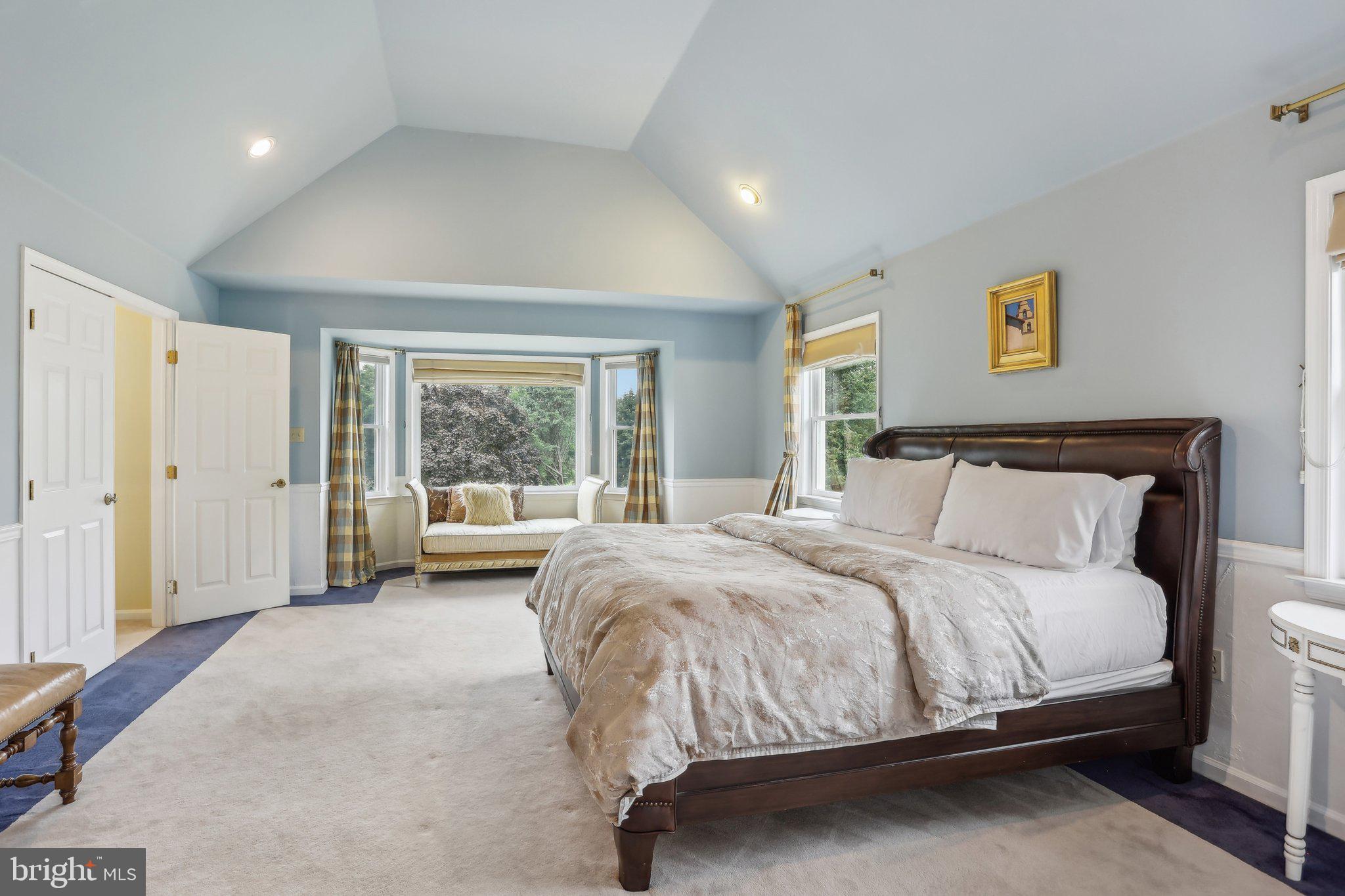 HILLCREST MDWS - Residential