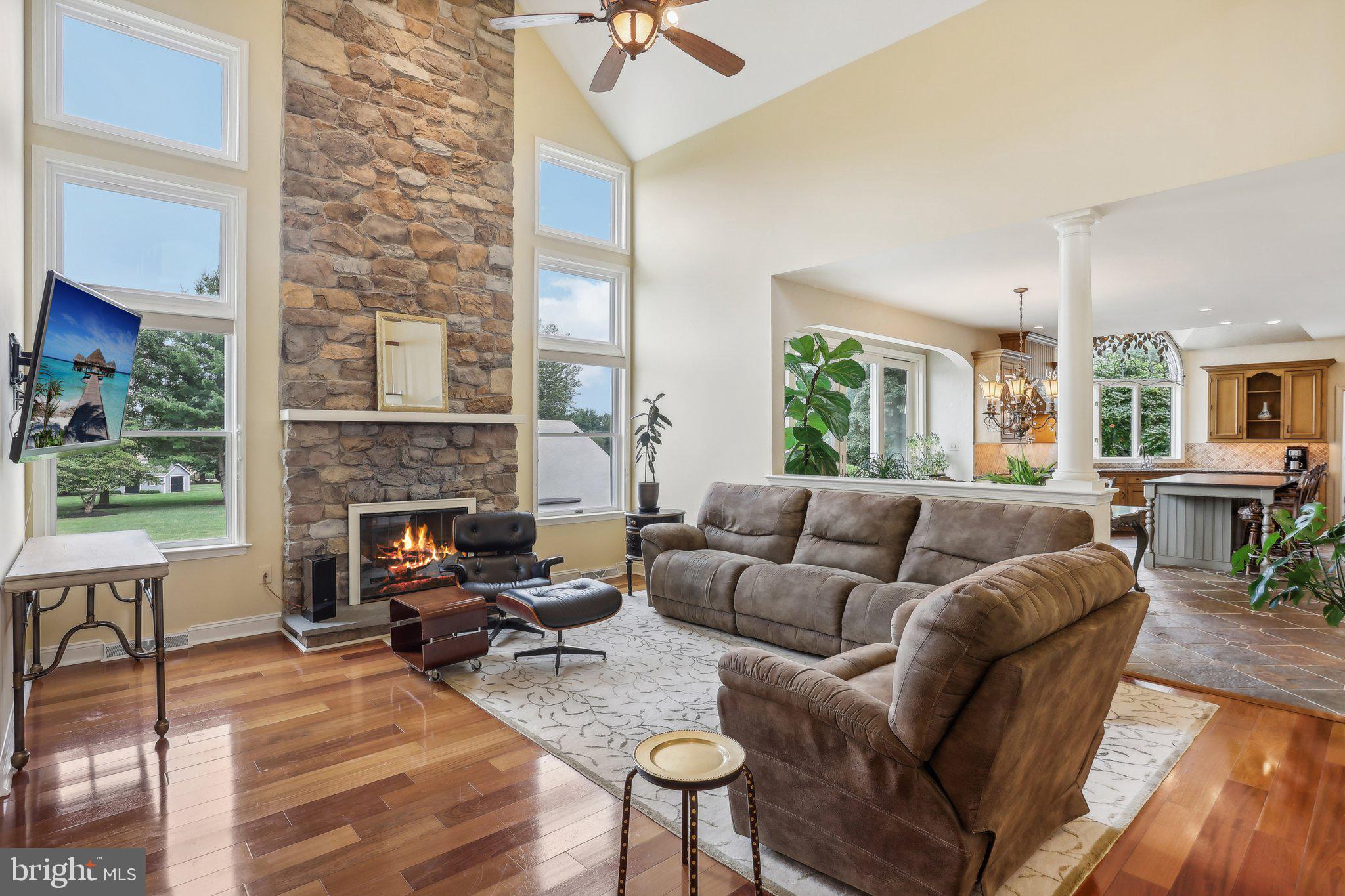 HILLCREST MDWS - Residential