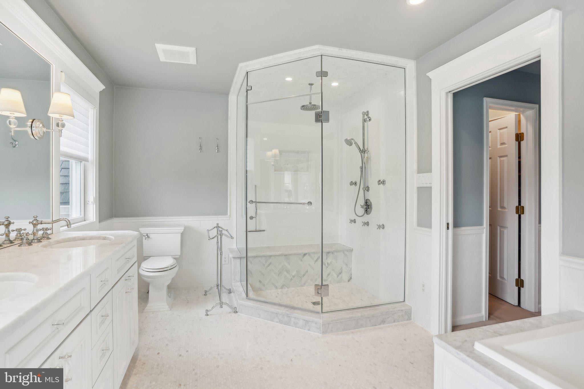 HILLCREST MDWS - Residential