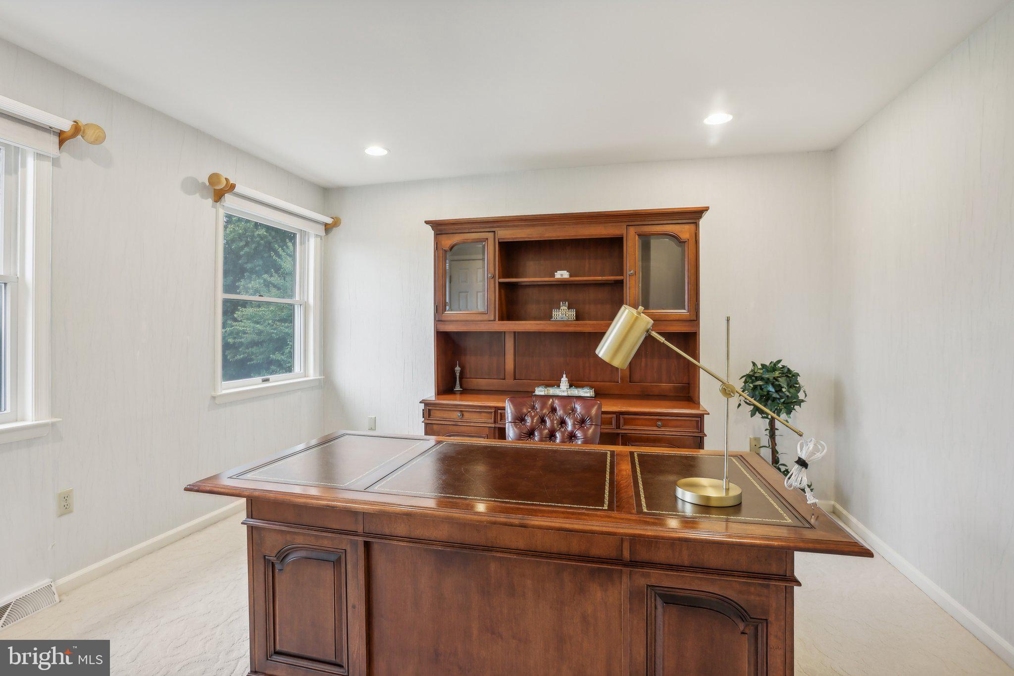 HILLCREST MDWS - Residential