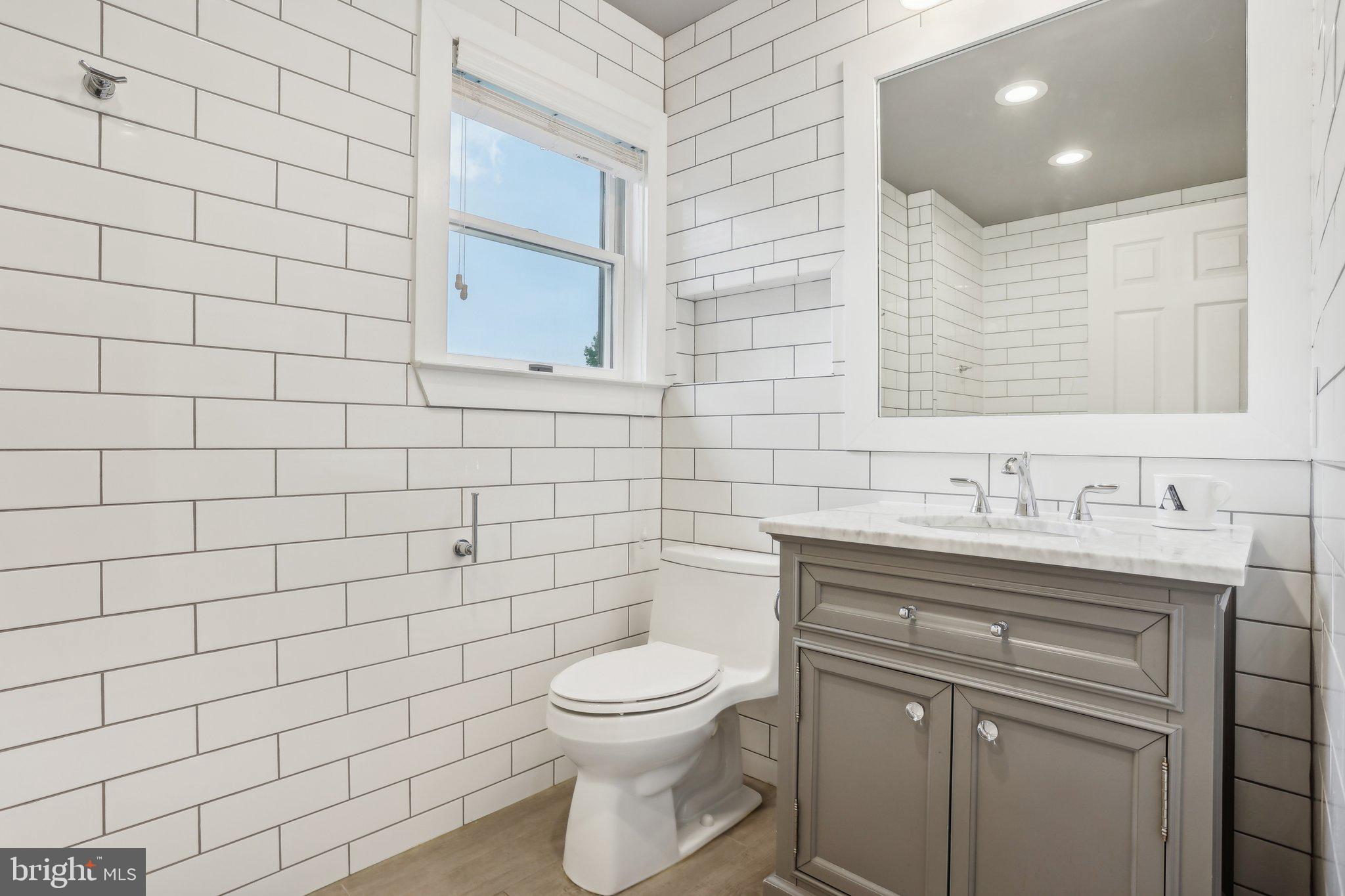 HILLCREST MDWS - Residential